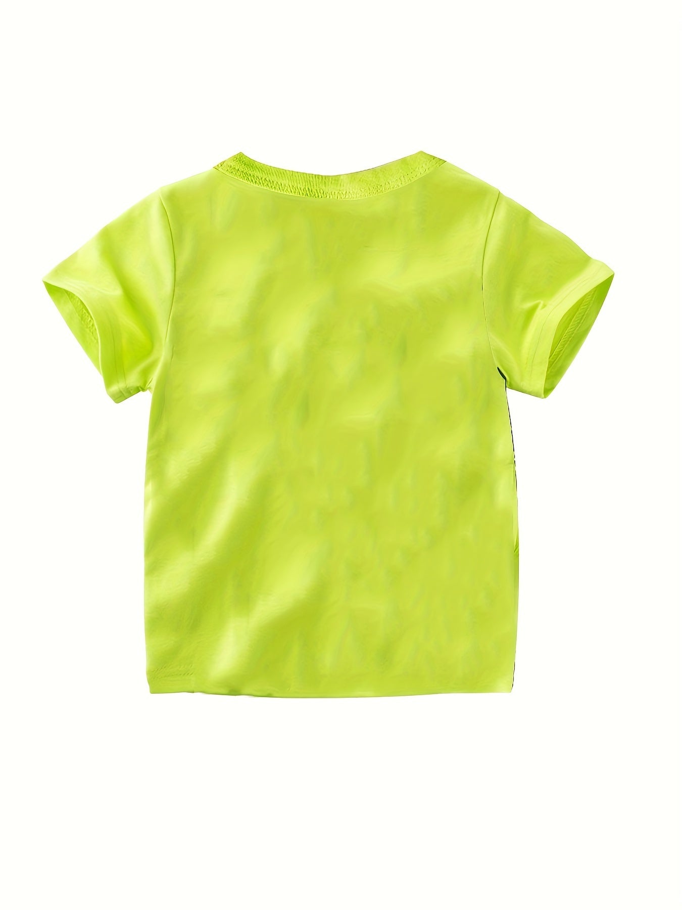 Четыре летние хлопковые футболки для мальчиков в темно-синем, бежевом и голубом цветах с принтами мультяшного экскаватора и космическими мотивами. Мягкая и дышащая одежда для детей.