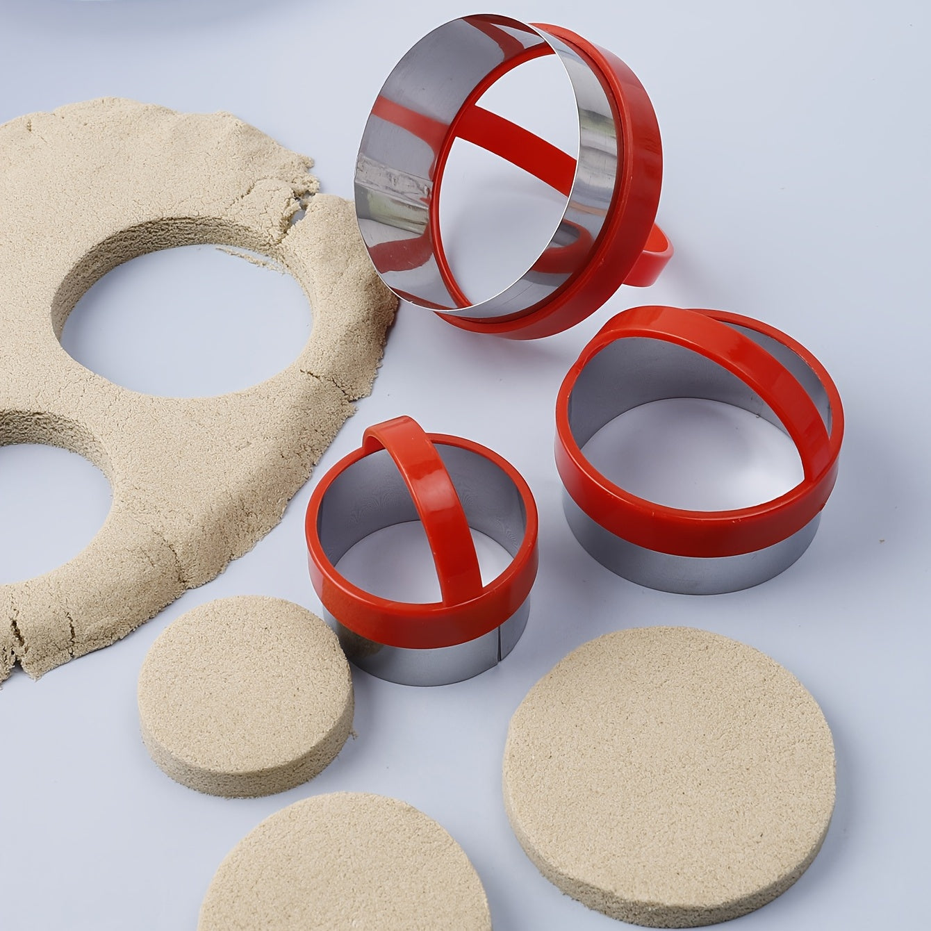 Set of 3 Round Cookie Cutters with Handles for Baking and Cake Decorating