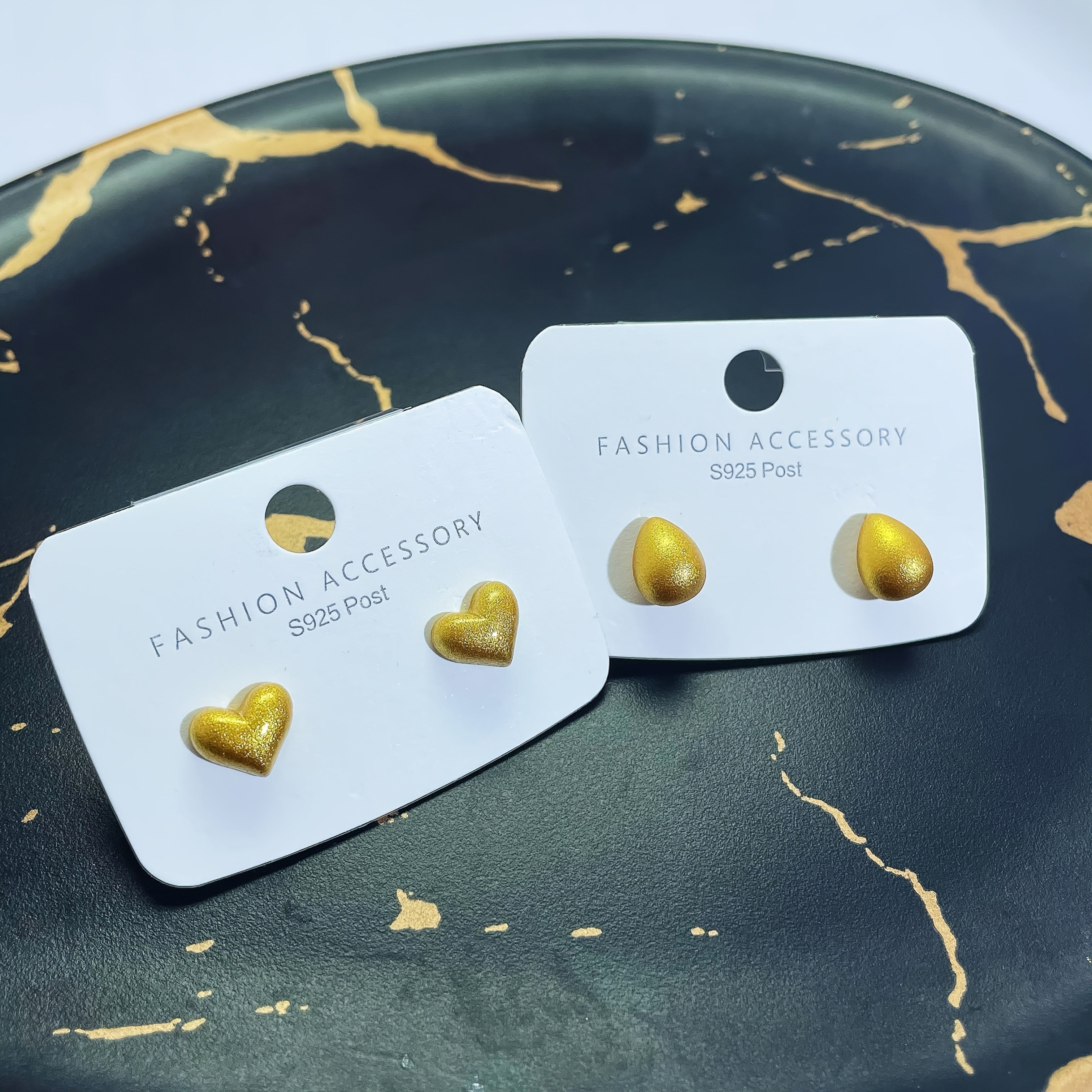 Zarif Vintage Boho uslubidagi mis bilakuzuklar, 18K oltin qoplama, dekabr tug'ilgan toshi, gippoallergenik sterling kumush postlar - Ayollar modasi, partiyalar va sovg'a berish uchun mukammal, barcha mavsumlar uchun mos.