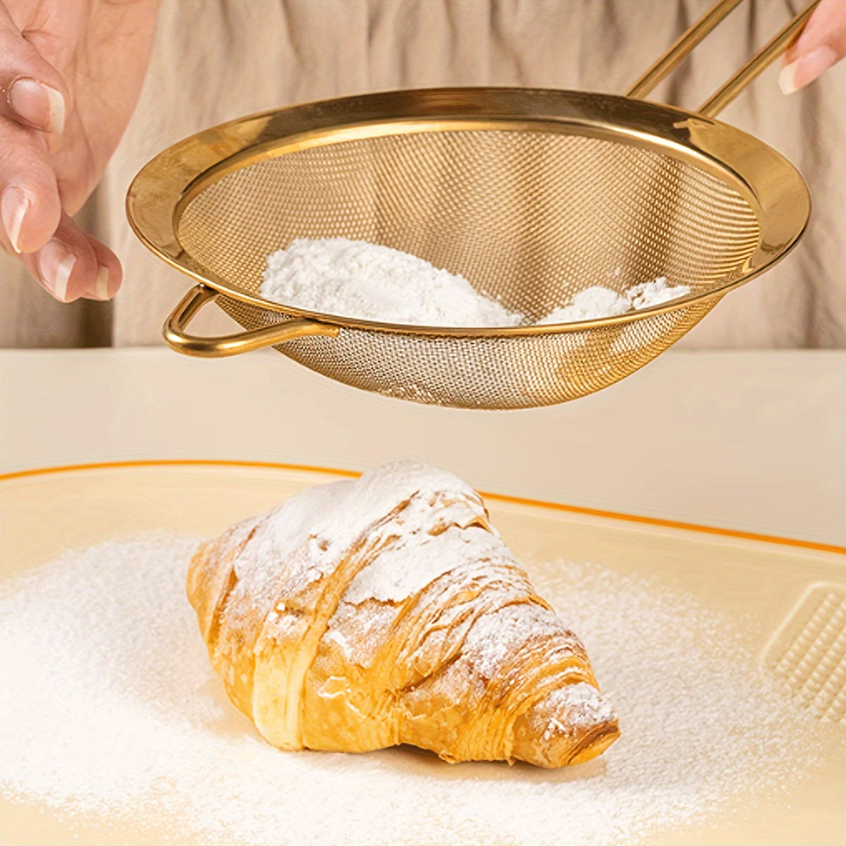 Handheld Flour Sifter Stainless Steel Fine Mesh Strainer for Baking and Cooking