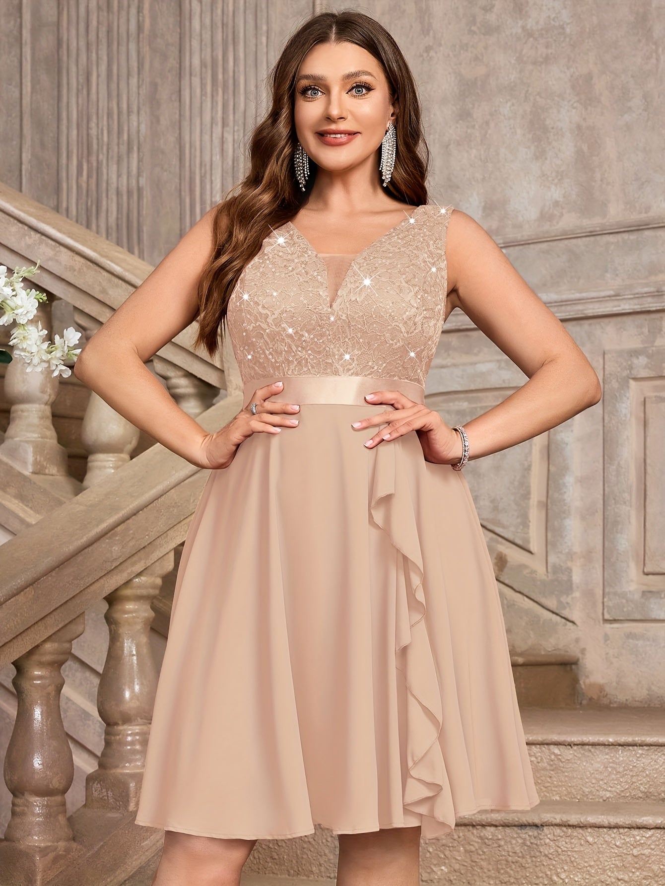 Vestido de gasa sin mangas con escote en V de talla grande, con volante de encaje en el dobladillo para mujer