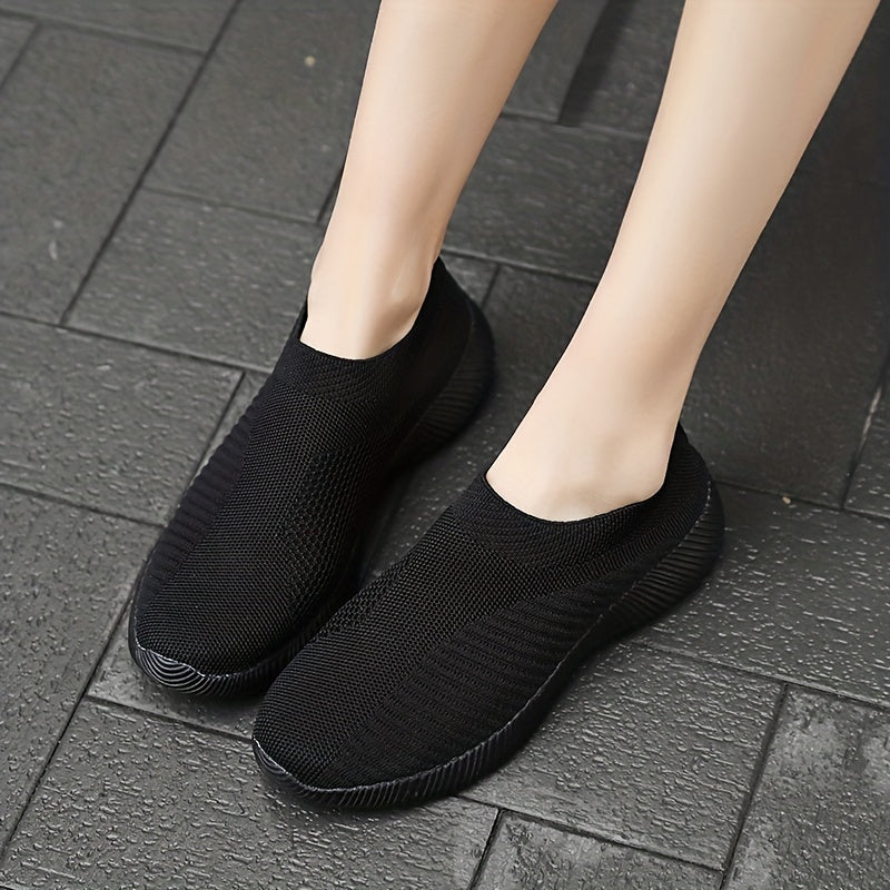 Ayollar uchun kundalik nafas oladigan slip-on sport poyabzali, bir rangda yurish uchun