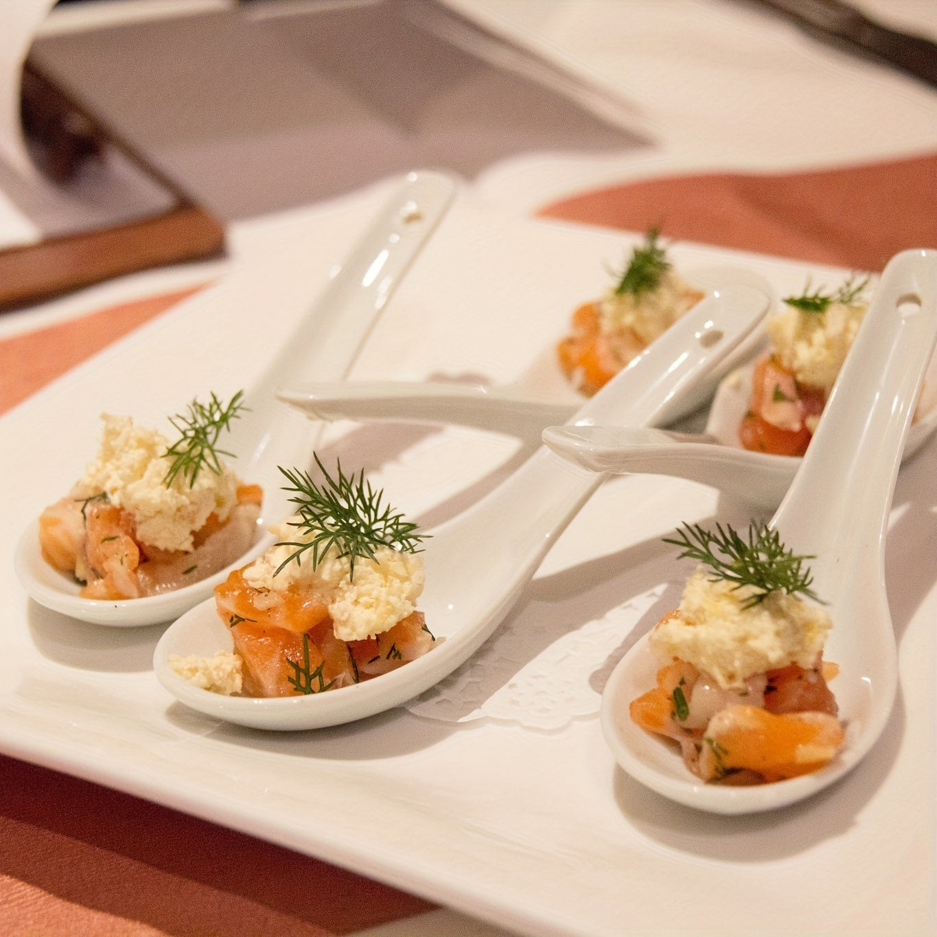 6-Piece White Ceramic Soup Spoon Set Microwave Oven Dishwasher Safe