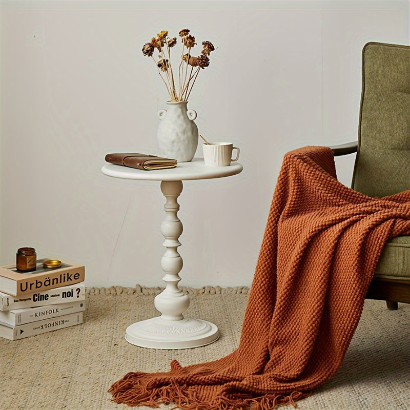 Mesita de metal redonda en negro mate para sala de estar, dormitorio y patio