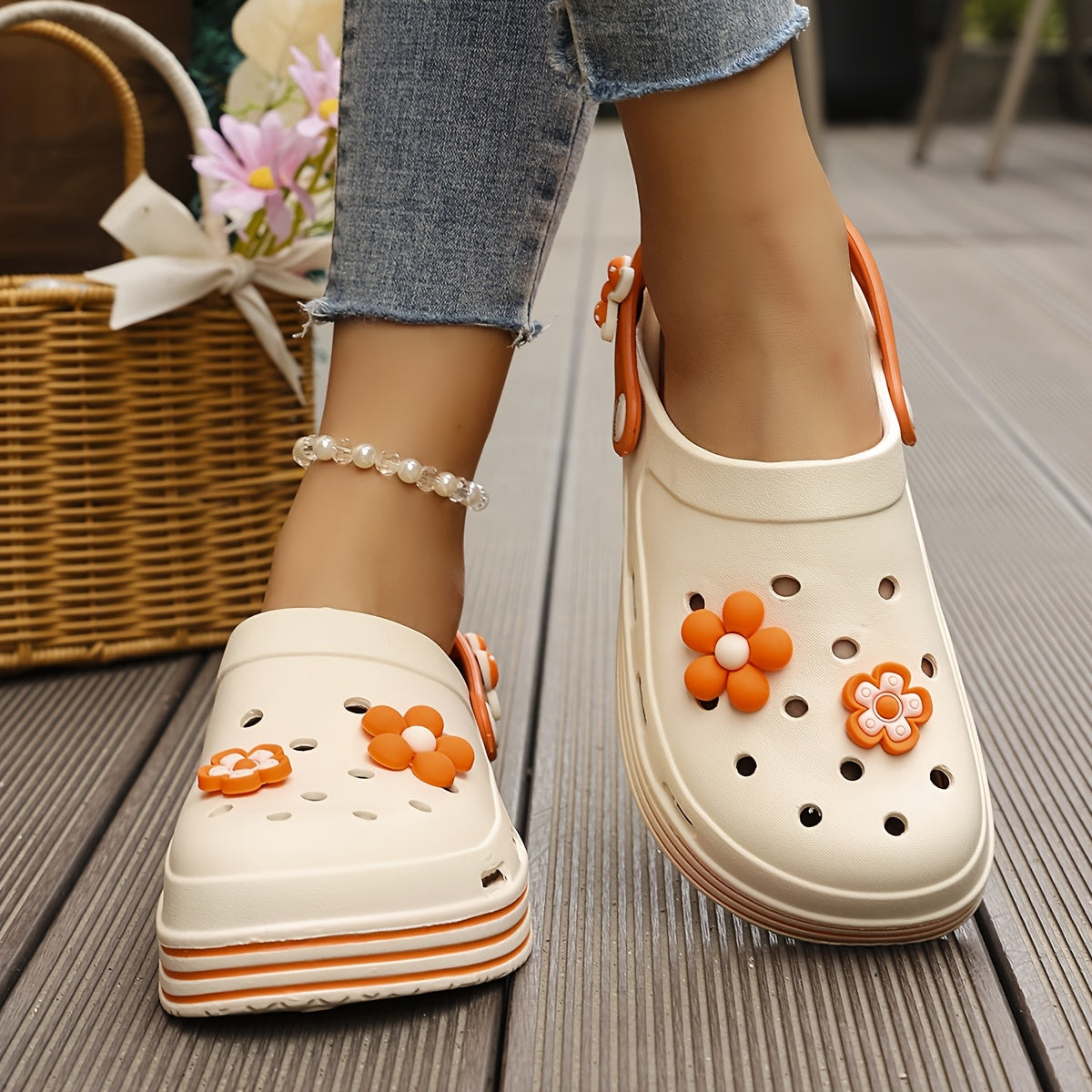 Women's Breathable Thick-Soled Clogs Slip-On Garden Beach Indoor Shoes
