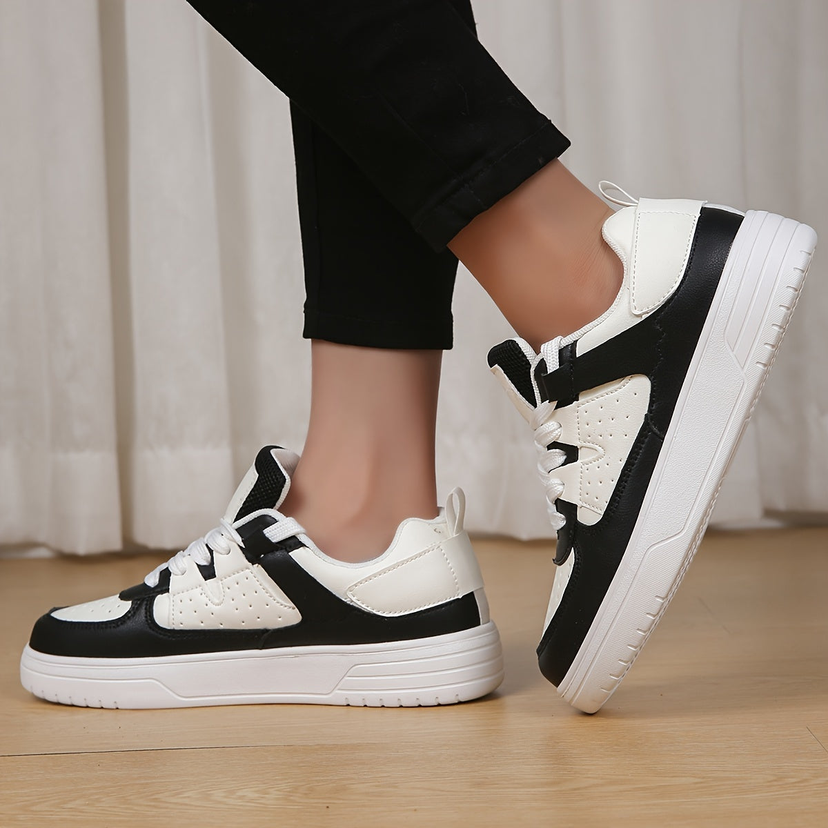 Women's Two-Tone Low-Top Sneakers Soft Breathable Lightweight Casual