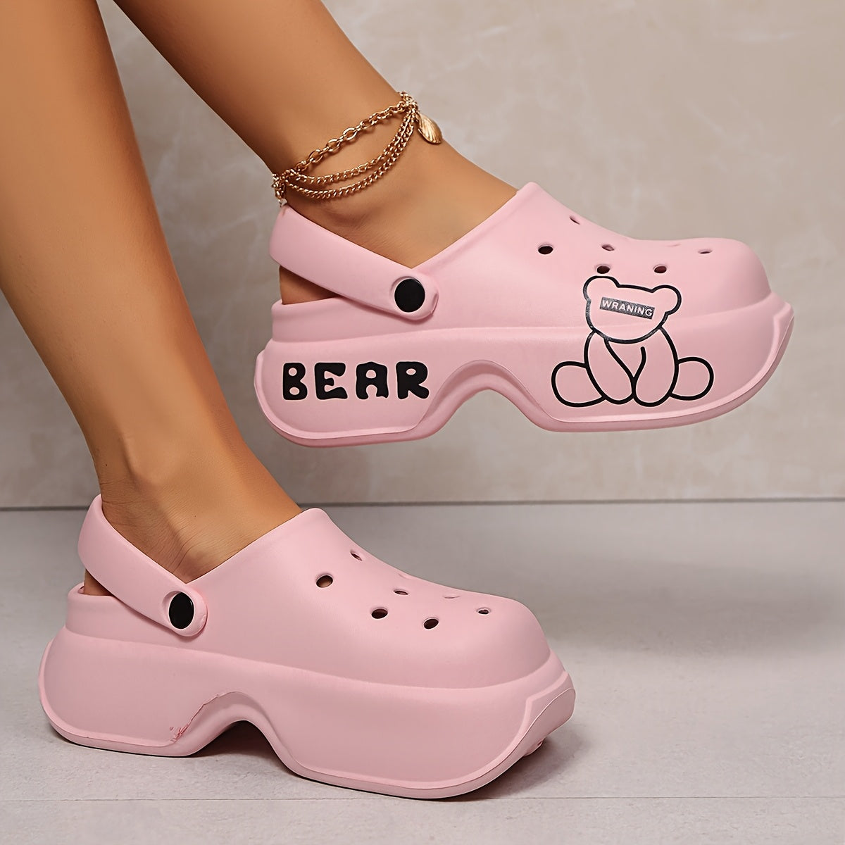 Women's Cartoon Bear EVA Clogs Comfortable Lightweight Non-Slip Beach Sandals