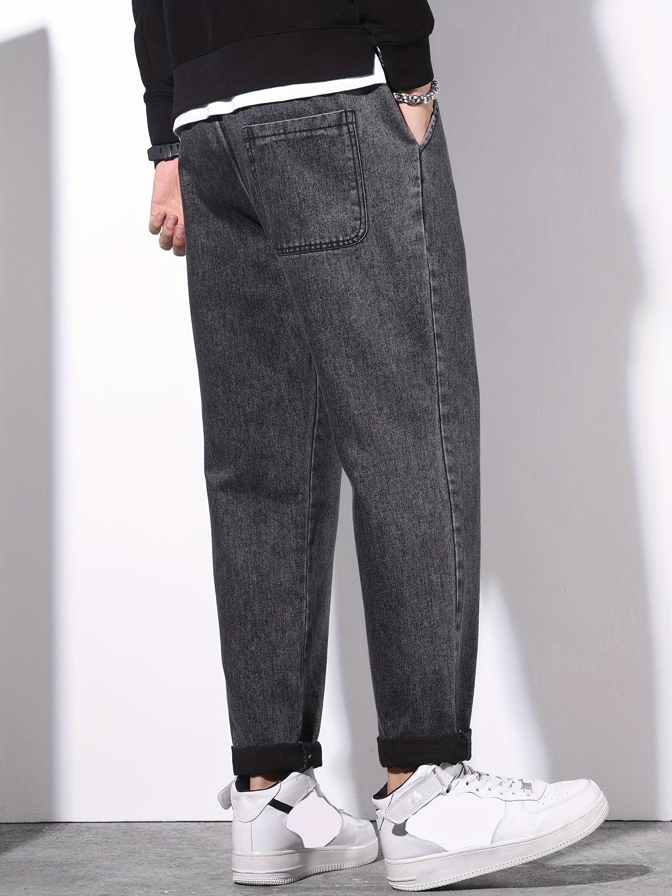 2024 bahor kolleksiyasidan erkaklar uchun keng kesimli ipli denim jinsi shimlar