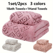 "Love Textured Bath Linen Set" qalin so‘ruvchi yuz sochiq va yumshoq dush sochiqni o‘z ichiga oladi. To‘plam 1 ta hammom sochiq va 1 ta qo‘l sochiqdan iborat bo‘lib, hammom yoki uyda foydalanish uchun mukammaldir.