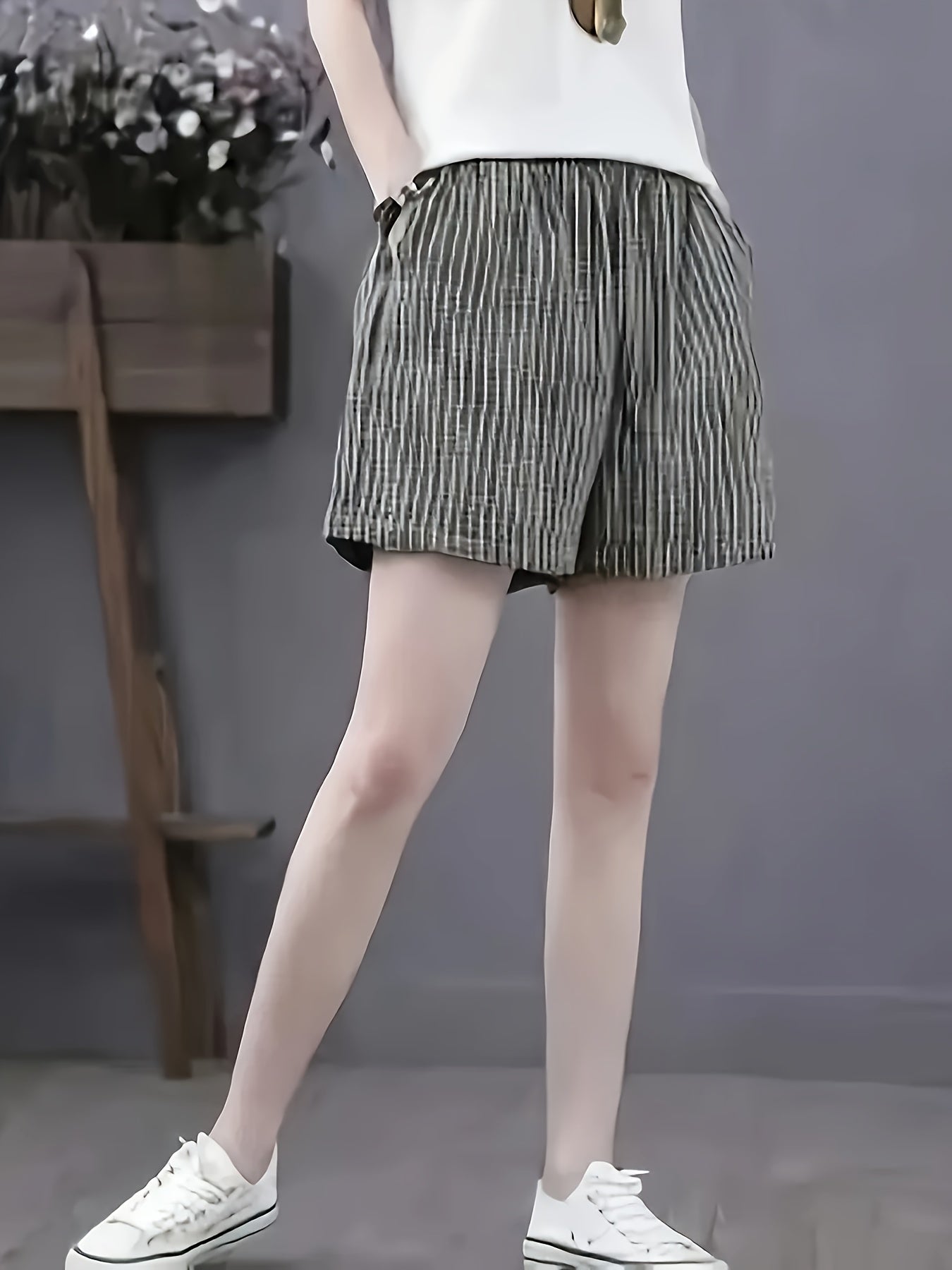 Шорты женские больших размеров в полоску средней длины черные и белые с карманами летние повседневные