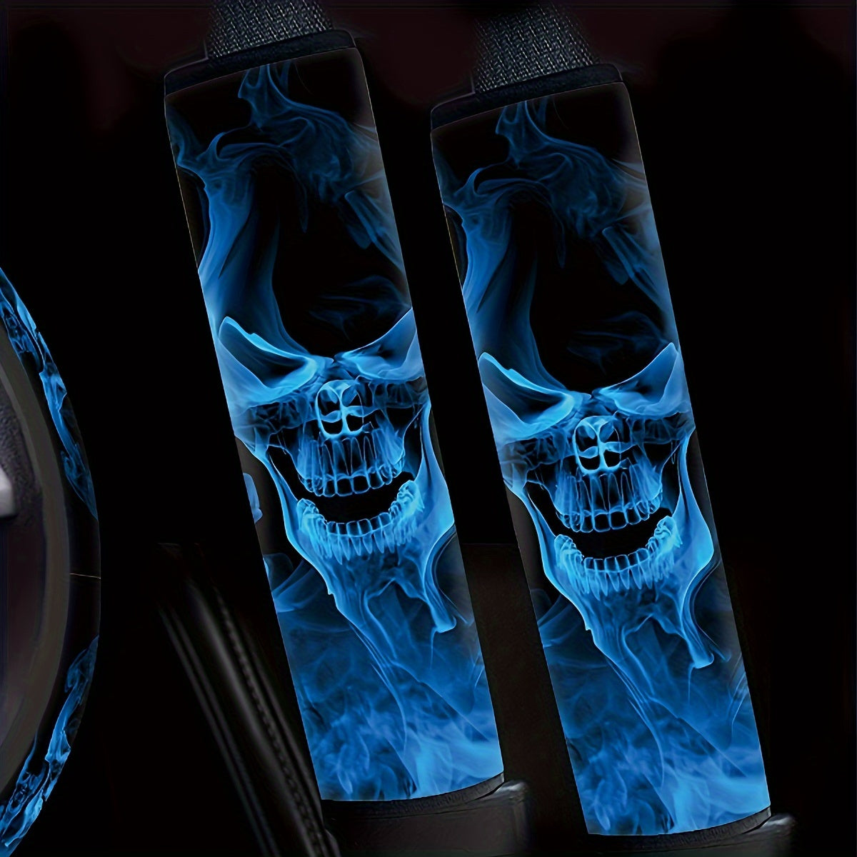 Koʻk olov bosh suyagi bosma avtomobil aksessuarlari toʻplami, gʻildirak qoplami, quloq tutqichlari, oʻrindiq kamar kliplar, stakan qoʻyuvchilarni oʻz ichiga oladi