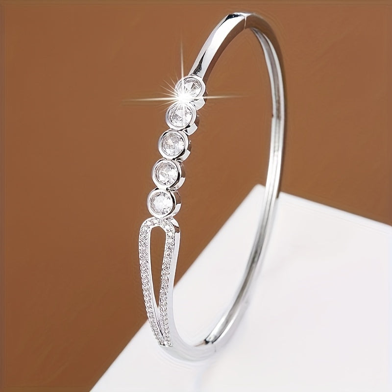 Women's Bracelet with Zirconia Bead Ring Clasp and Circular Design