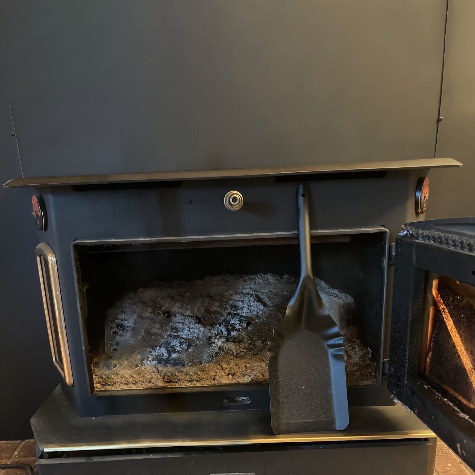 Metal Fireplace Ash Shovel for Heating and Air Purifiers, Durable and Compact