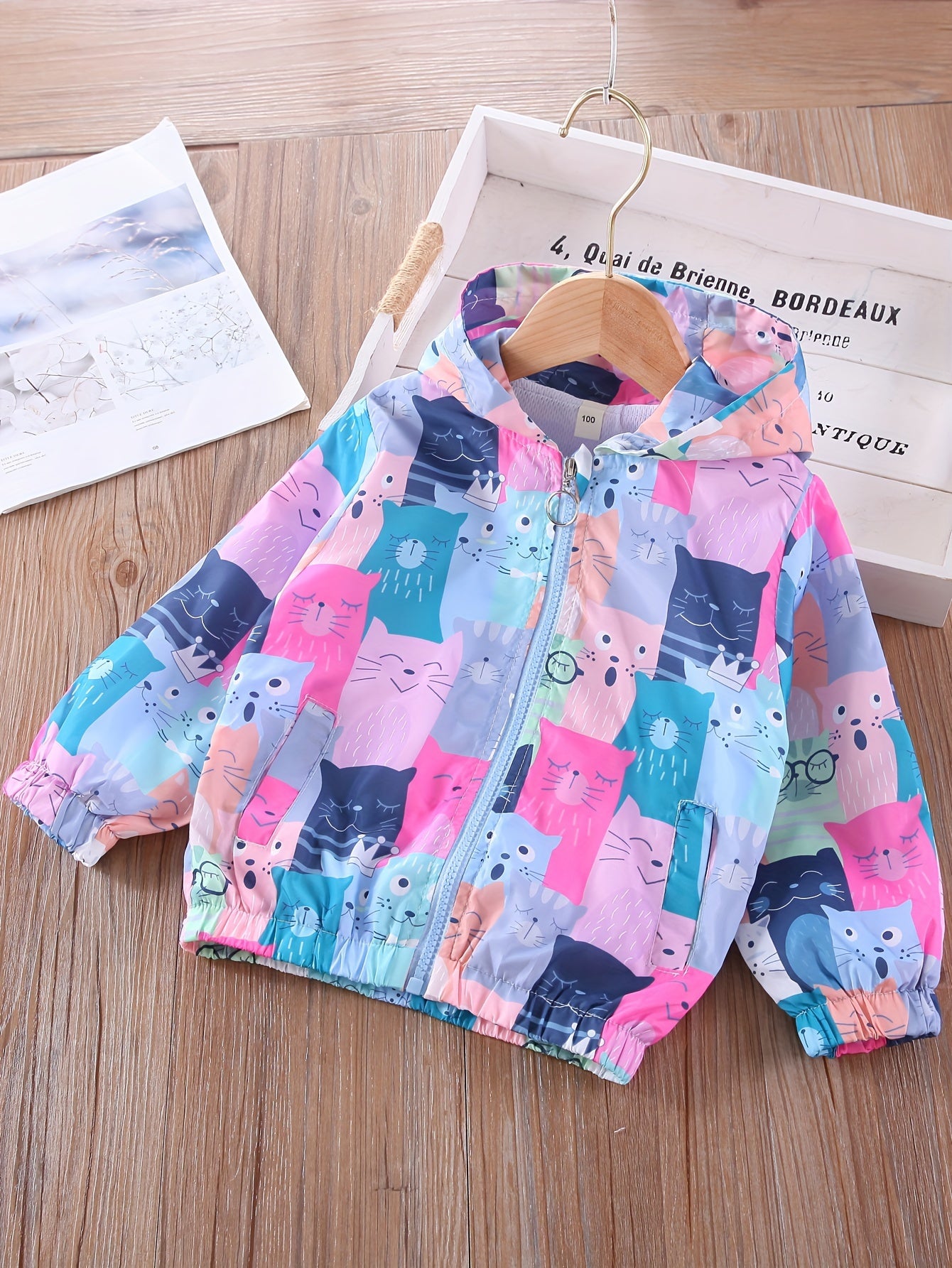 Girls' Lightweight Windbreaker Jacket with Colorful Cat Print for Spring and Fall
