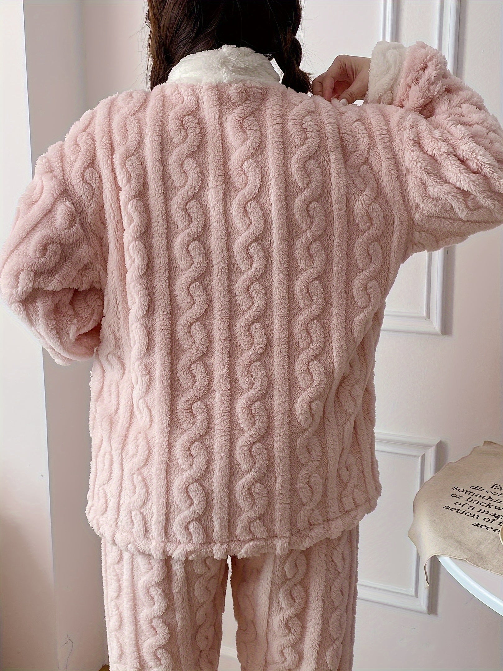 Women's Fleece V-Neck Pajama Set with Pockets Long Sleeves Winter Cozy Polyester