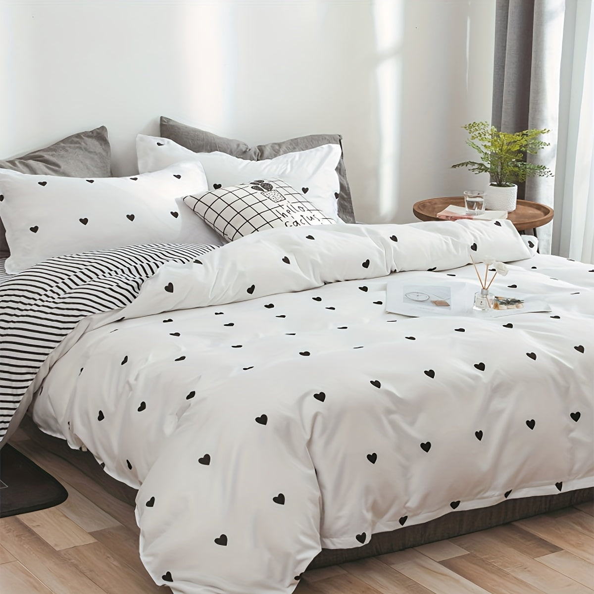 3-Piece Duvet Cover Set Black Love Print Soft Bedding for Bedroom Guest Room Dorm Includes Duvet Cover and Pillowcases