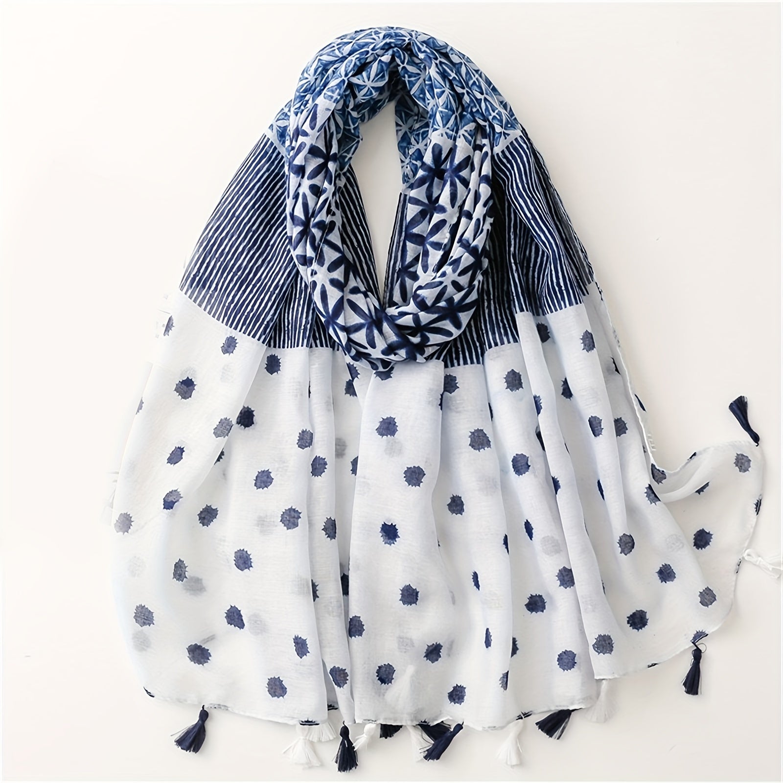 Women's Lightweight Printed Shawl with Tassels for Casual and Outdoor Wear