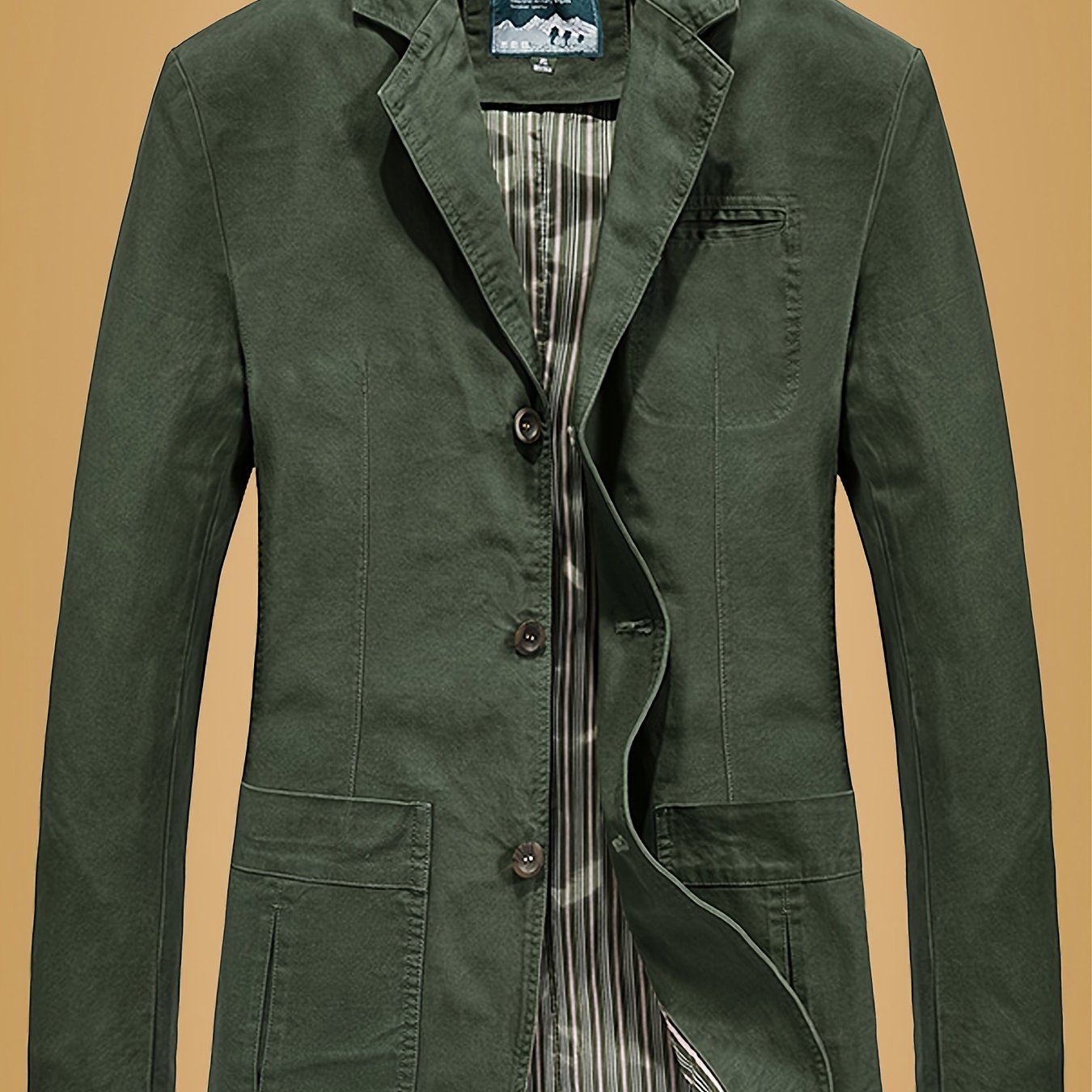 Erkaklar uchun tasodifiy paxta jakketi, yetuk uslubda, bir rangda, bitta tugmachali dizayn, notchli yaka, qo'ltiq ventilyatsiyasi, tugmachali yopish, cho'ntaklar va oddiy moslik.