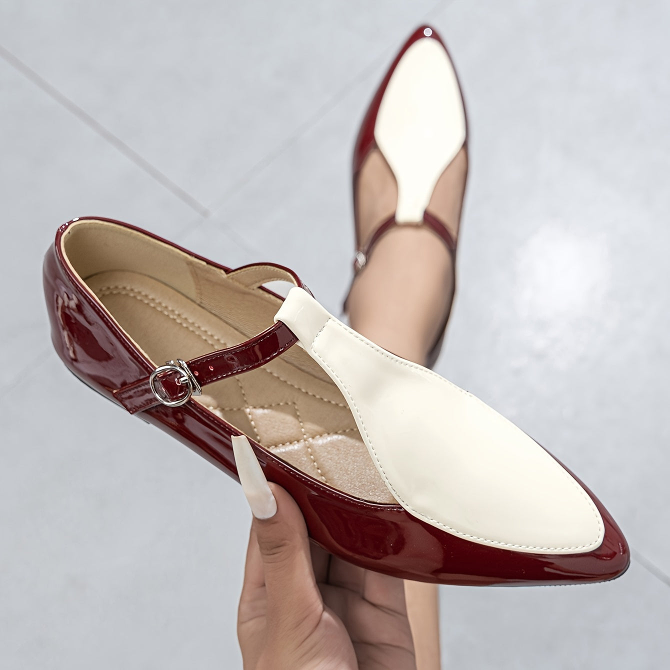 Women's Green Color-Block Mary Jane Flats with Pointed Toe Buckle Closure Lightweight TPR Sole