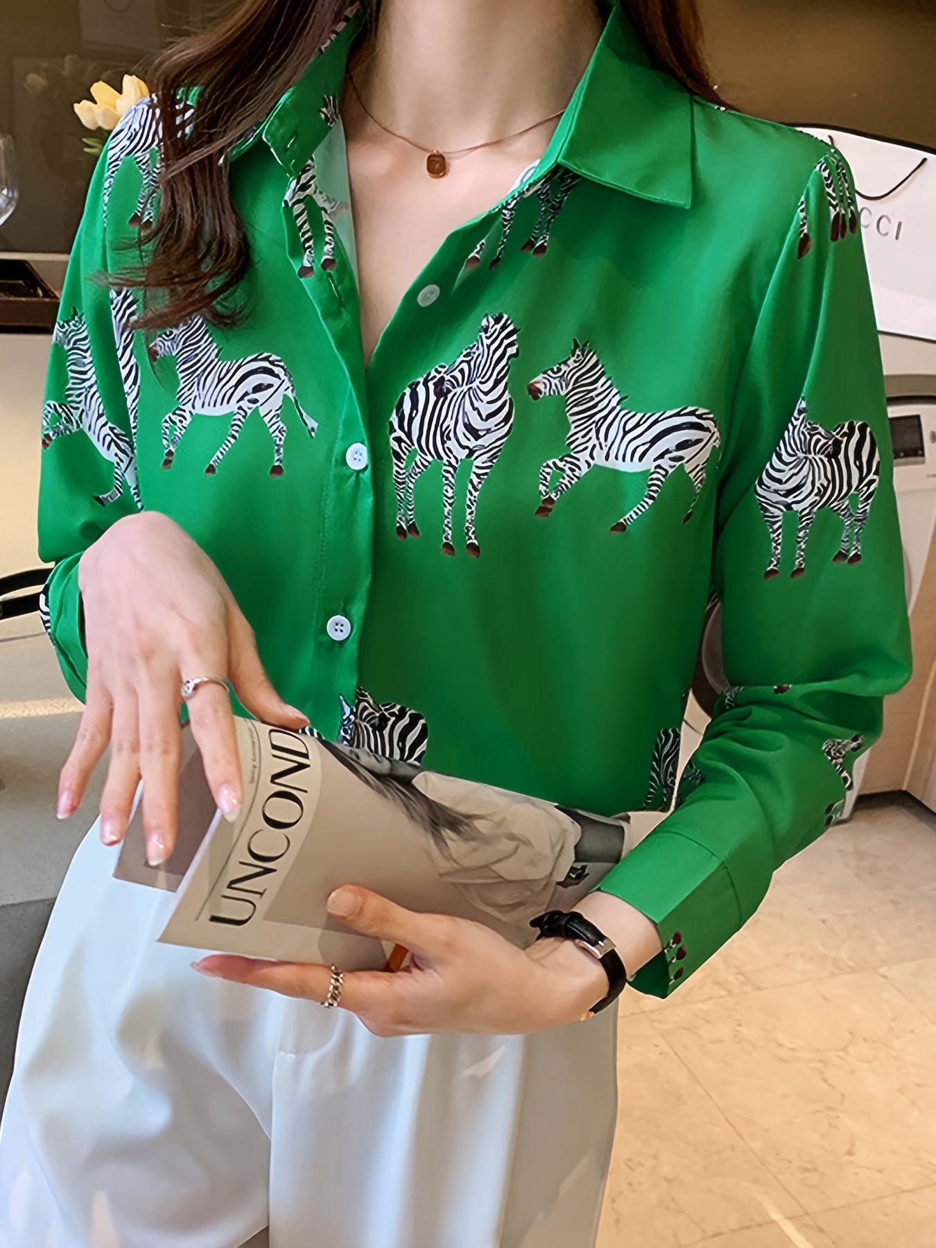 Blusa de poliéster de manga larga con estampado de animal y talla plus para mujer