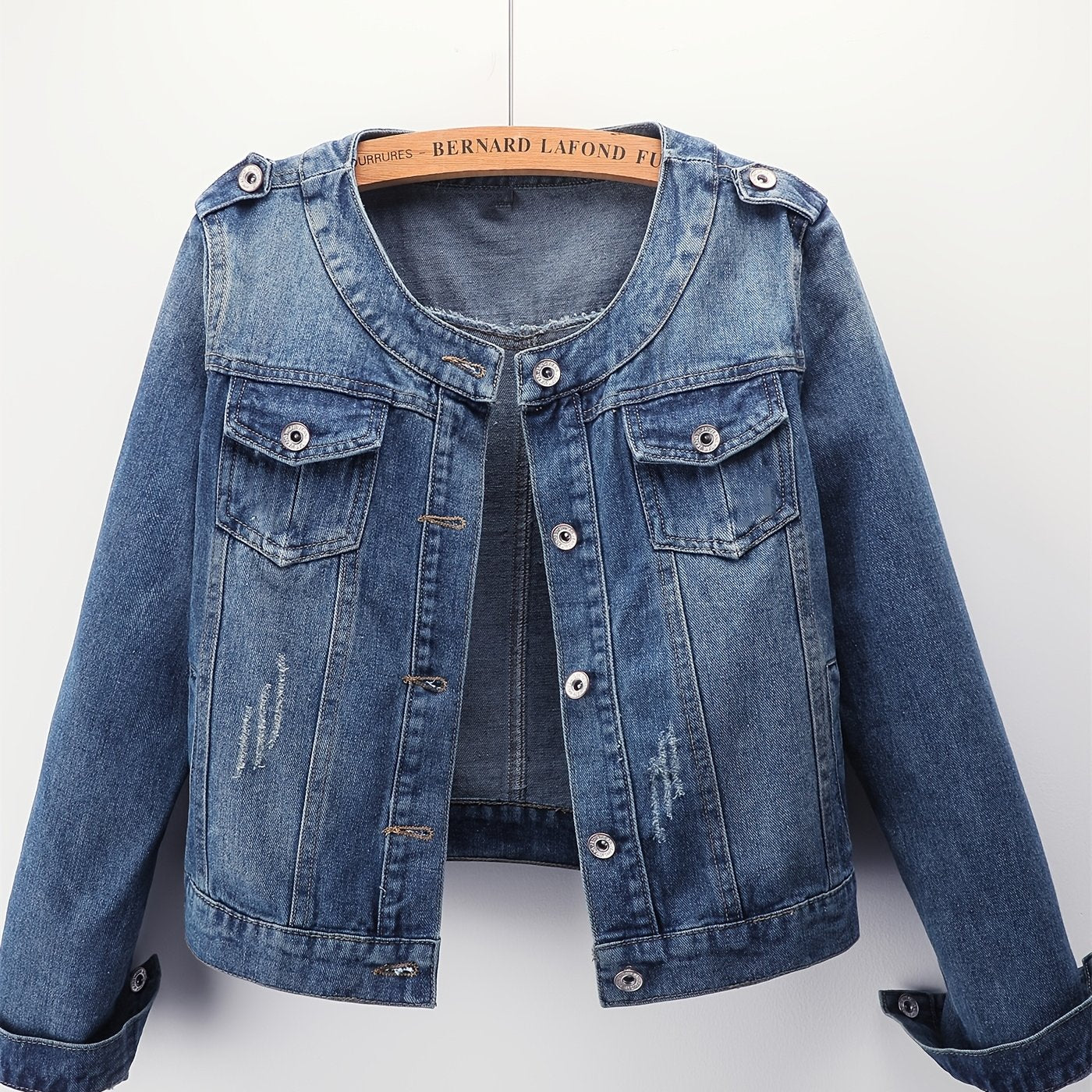 Ayollar uchun denim kurtka, uzun sleeve, kattalashtirilgan, bir rangli, bahor va kuz uchun