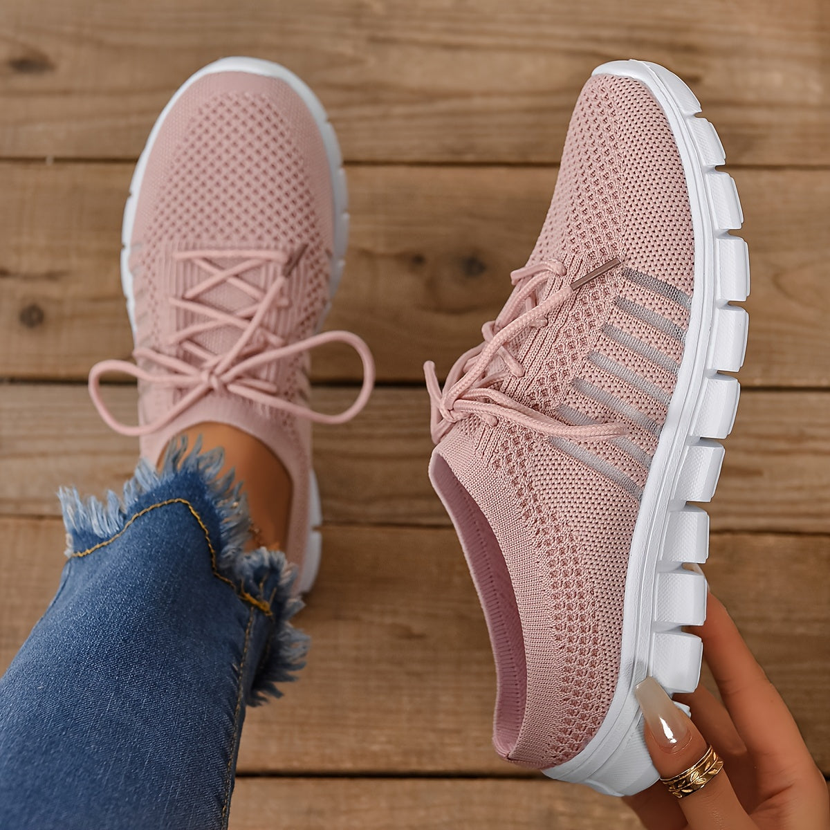 Women's Lightweight Breathable Low-Top Sneakers Casual All-Season Shoes