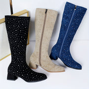 Женские сапоги с украшением из страз на высоком голенище, с молнией и массивным каблуком