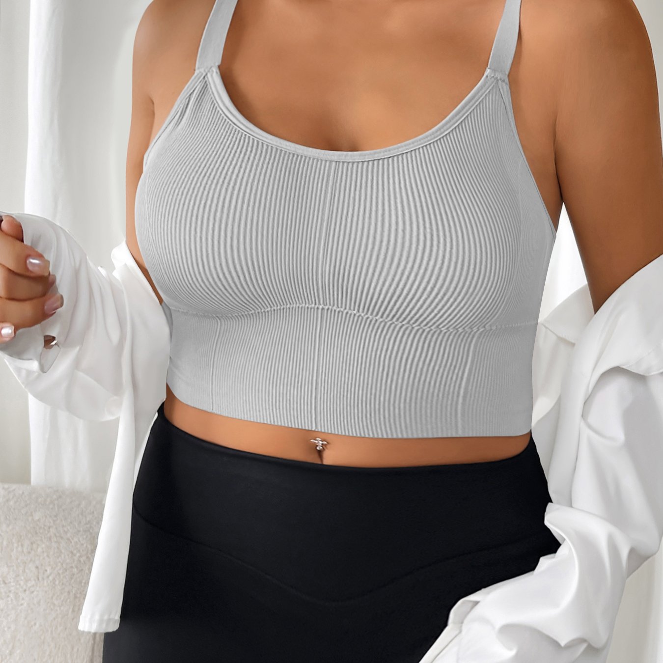 Plus o'lcham sport bra tank top to'liq rangli ribli orqa qismi bo'sh olib tashlanadigan padlar