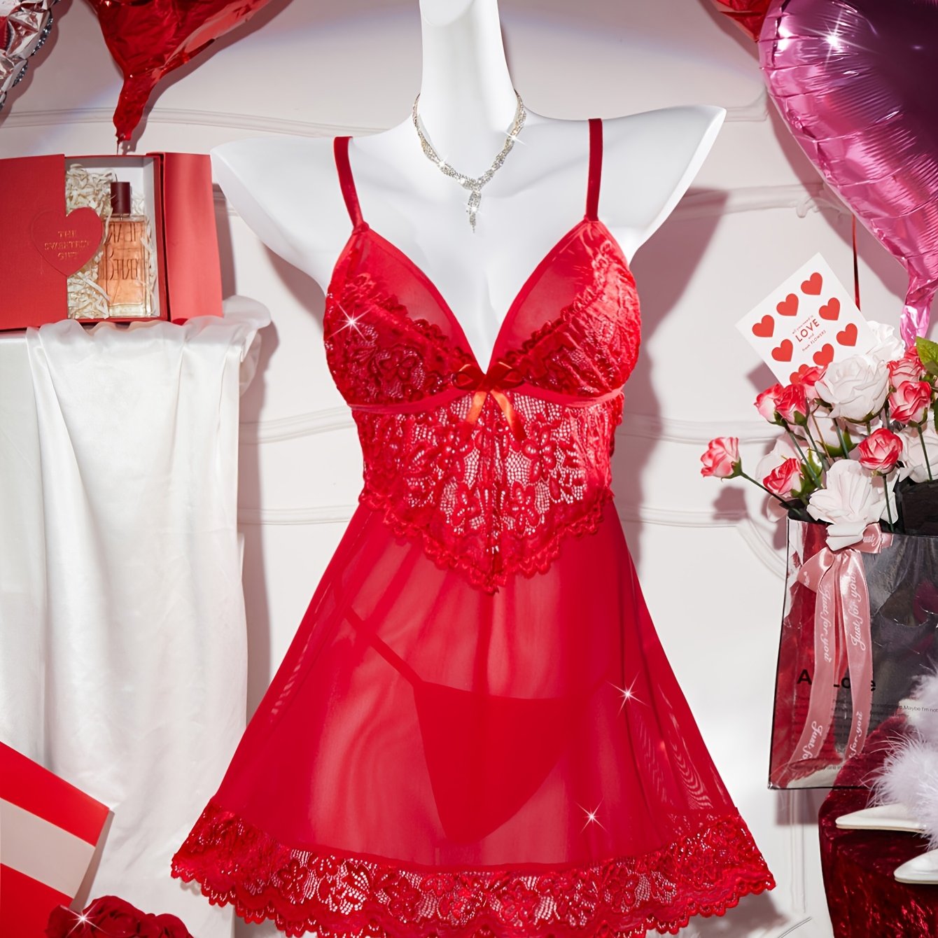 Ayollar uchun bir rangli qipiqli pijama to'plami, bog'ich va yarim shaffof kiyim