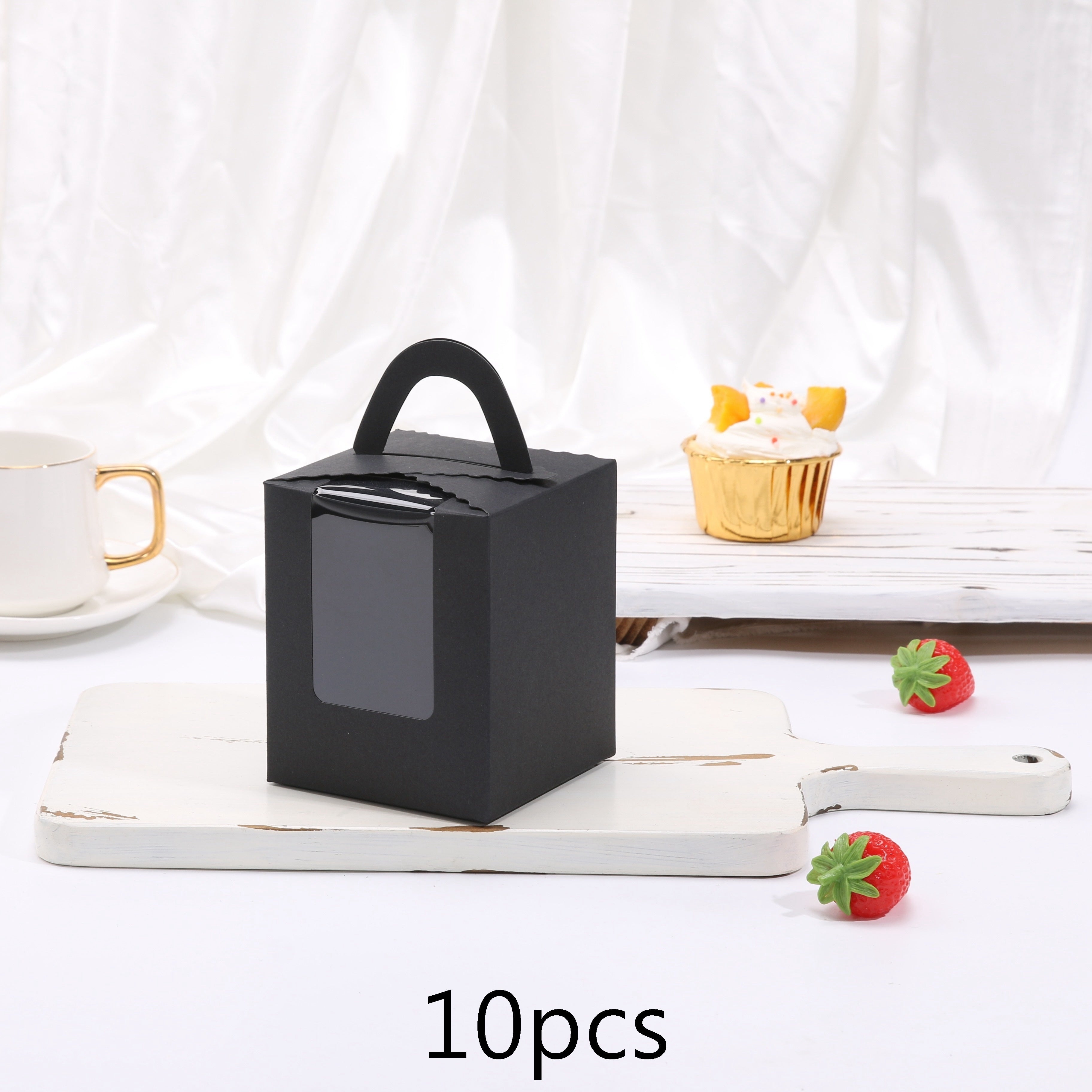 Bir marta ishlatiladigan yumaloq desertli tuxumli tort qutisi, 1 dona qo'lda ishlangan keks yoki keksni qadoqlash uchun juda mos keladi. Partiyalarda pishirish yoki xizmat qilish uchun ideal.