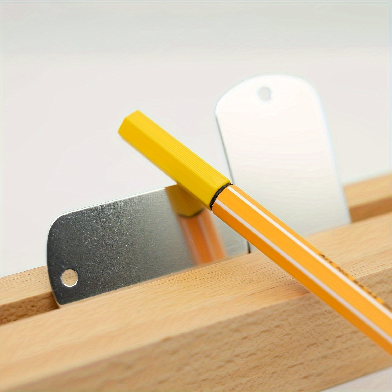 Набор из 25 серебристых алюминиевых заготовок для штамповки - стильный и современный аксессуар для мужчин