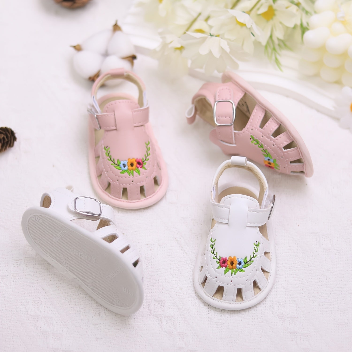 Kichkina qiz bolalar uchun gul naqshli tikilgan sandalki, yumshoq taglik, nafas oladigan, sirpanishga qarshi, bahor va yoz uchun