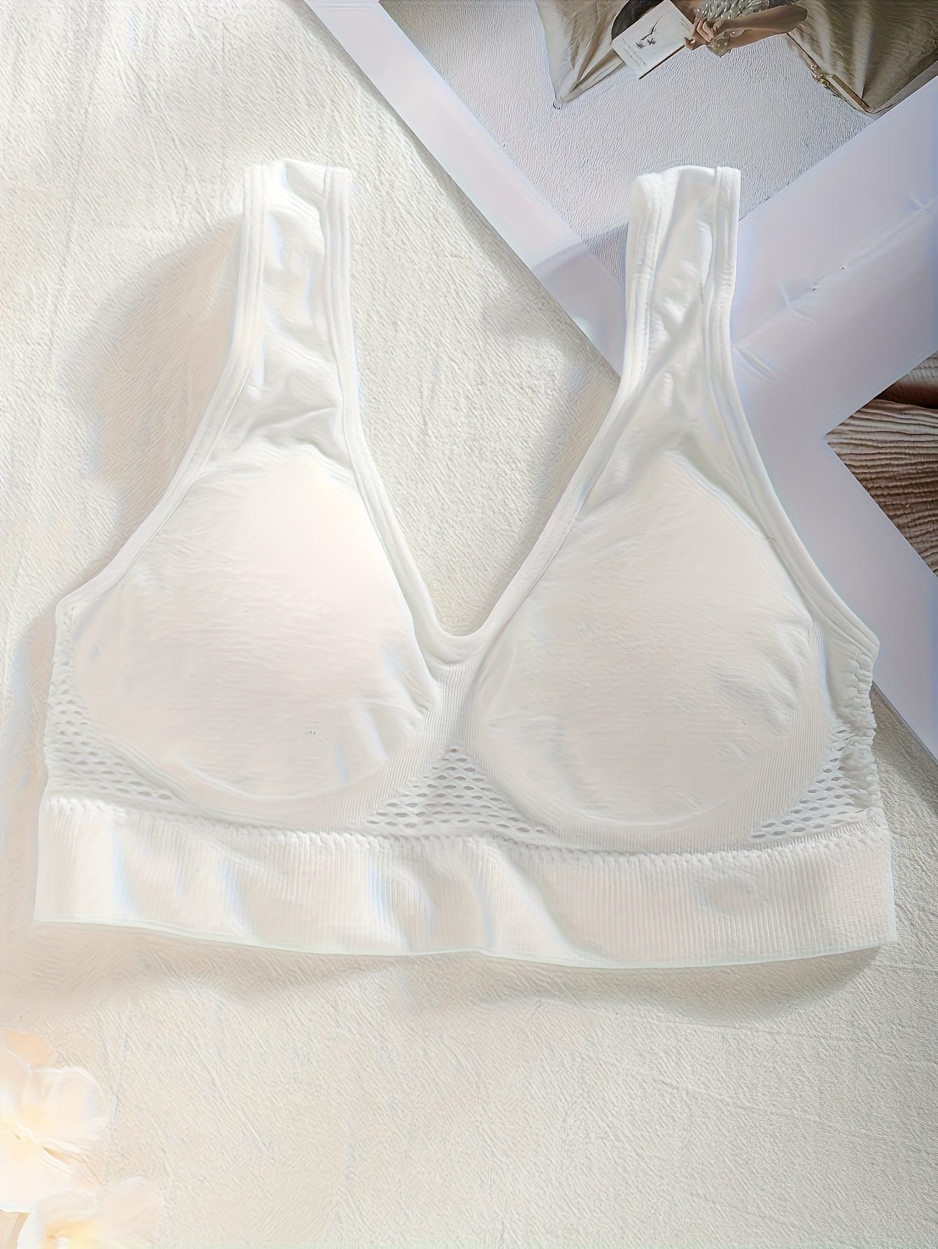 Plus-Size Women's Breathable Mesh Yoga Bra Solid Color Hollow Design