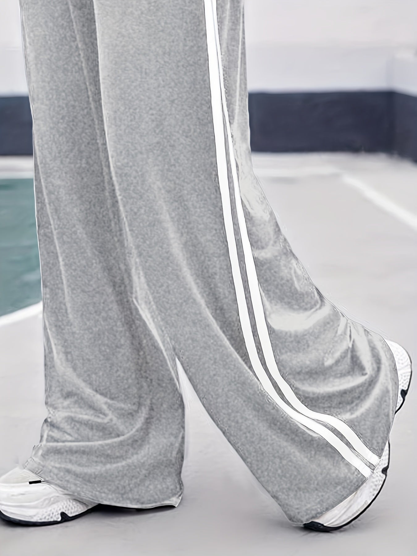 Women's Plus Size Lightweight Striped Joggers Gray Green White Wide-Leg Sweatpants