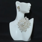 Women's Pearl and Rhinestone Brooch Pin Elegant Fashion Accessory