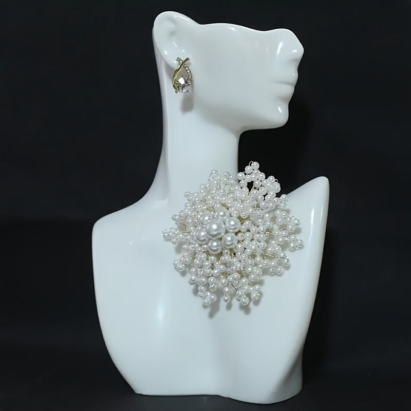 Women's Pearl and Rhinestone Brooch Pin Elegant Fashion Accessory