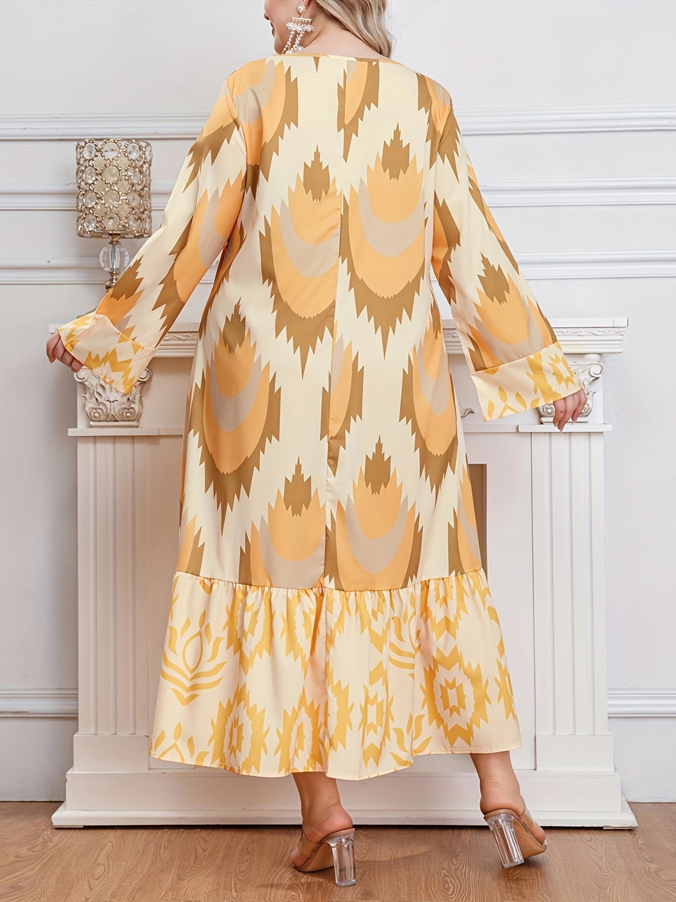 Ayollar uchun kattaroq o'lchamdagi geometriy naqshli kaftan kiyi V-shaklli bo'yinli uzun qo'lqopli