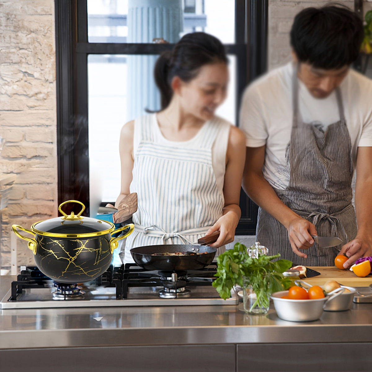 Katta hajmdagi emallangan qozon sho‘rva, sho‘rva, dengiz mahsulotlari va guruch pishirish uchun