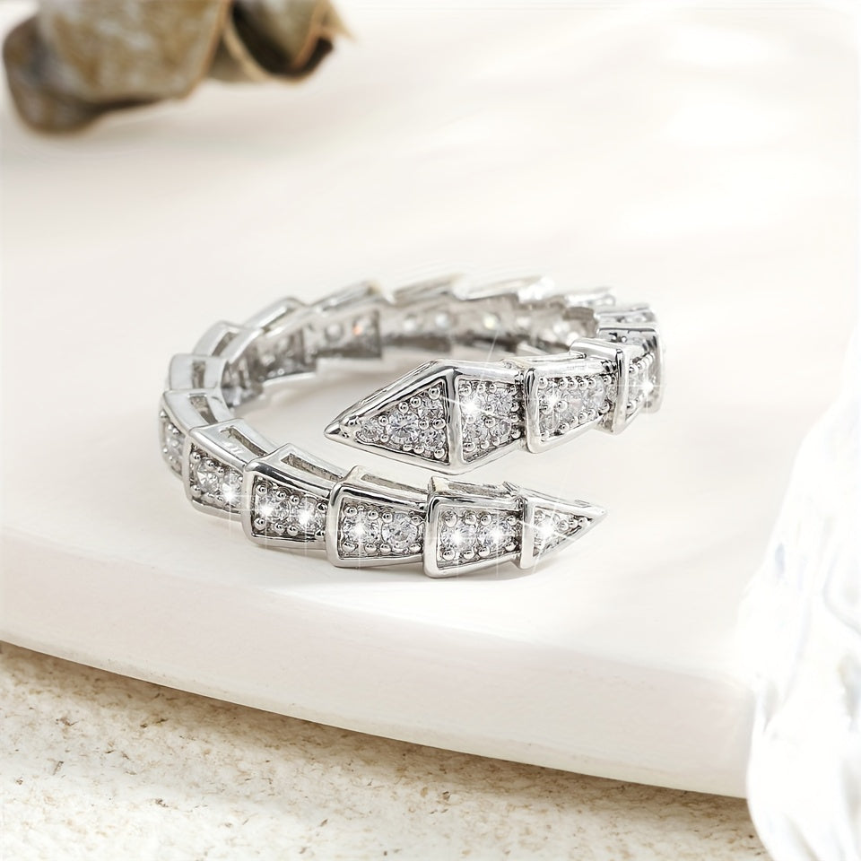 Kunlik va maxsus tadbirlarda foydalanish uchun sun'iy kubik zirkon bilan mis punk uslubidagi barmoq uzuk