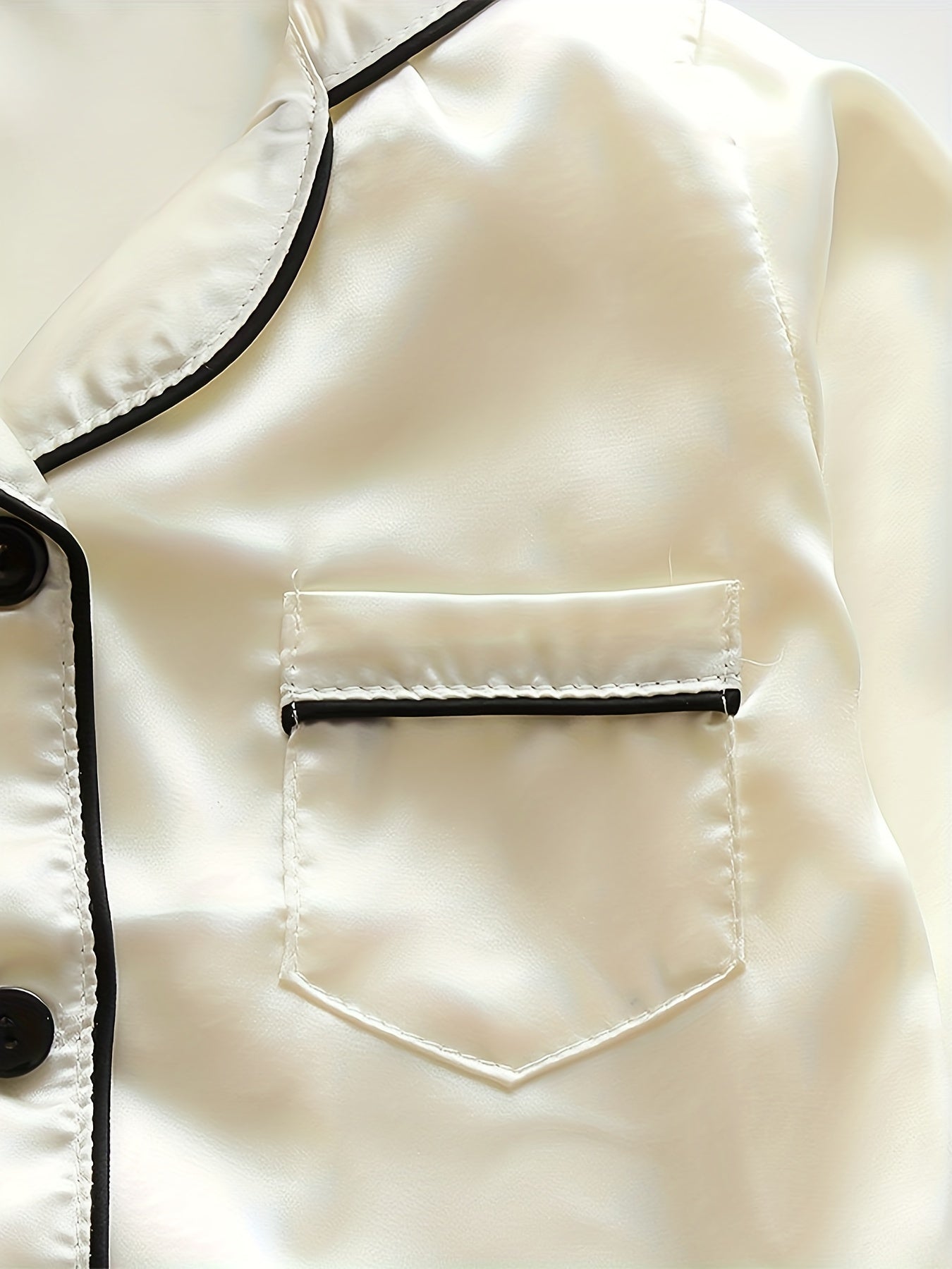 Conjunto de pijama de manga larga para niños, color sólido, poliéster, con cuello de solapa, botones en la parte delantera, ajuste regular para primavera y otoño