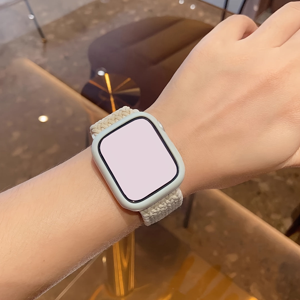 Набор из 2 модных эластичных тканевых ремешков для часов и мягкого силиконового защитного чехла для Apple Watch. Подходит для Apple Watch размером от 38 мм до 49 мм и серии Ultra до 1. Умные часы.