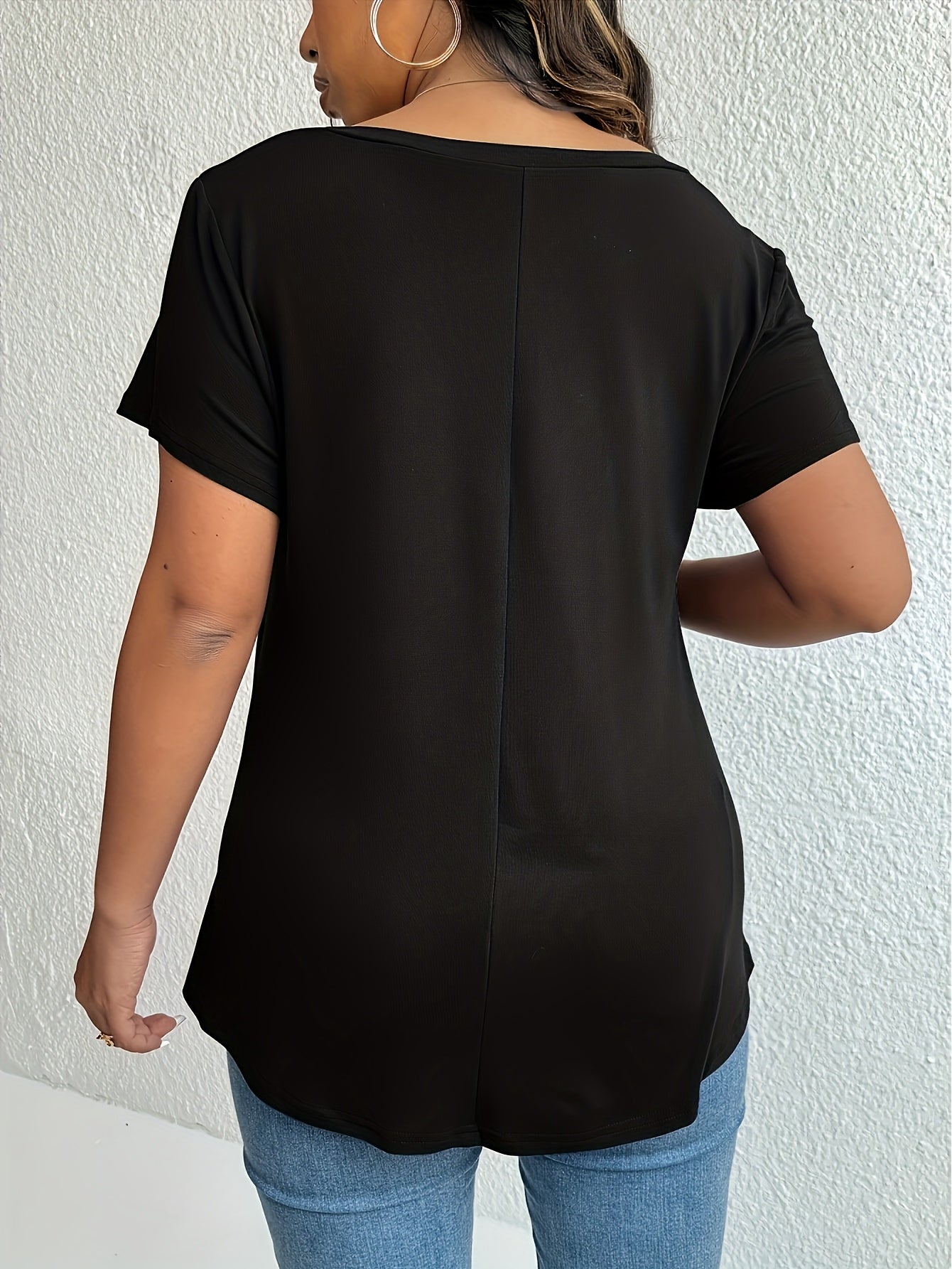 Plus Size Women's V-Neck T-Shirt with Gold Rose and Geometric Print Black Casual Short Sleeve