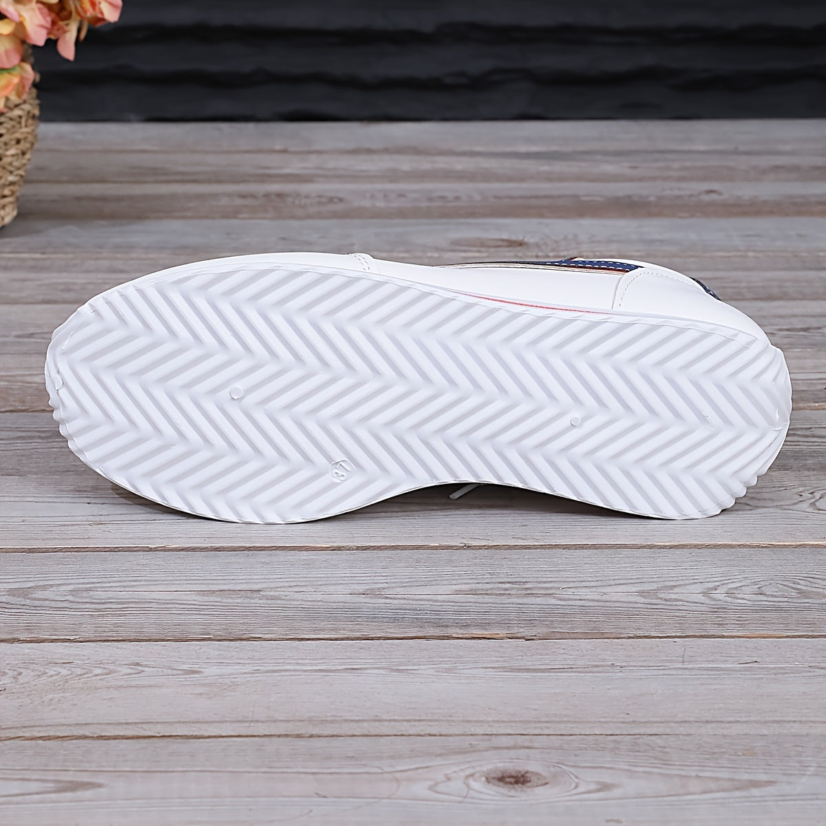 Women's Colorblock Sneakers with Soft Platform Sole Lace-Up Casual Walking