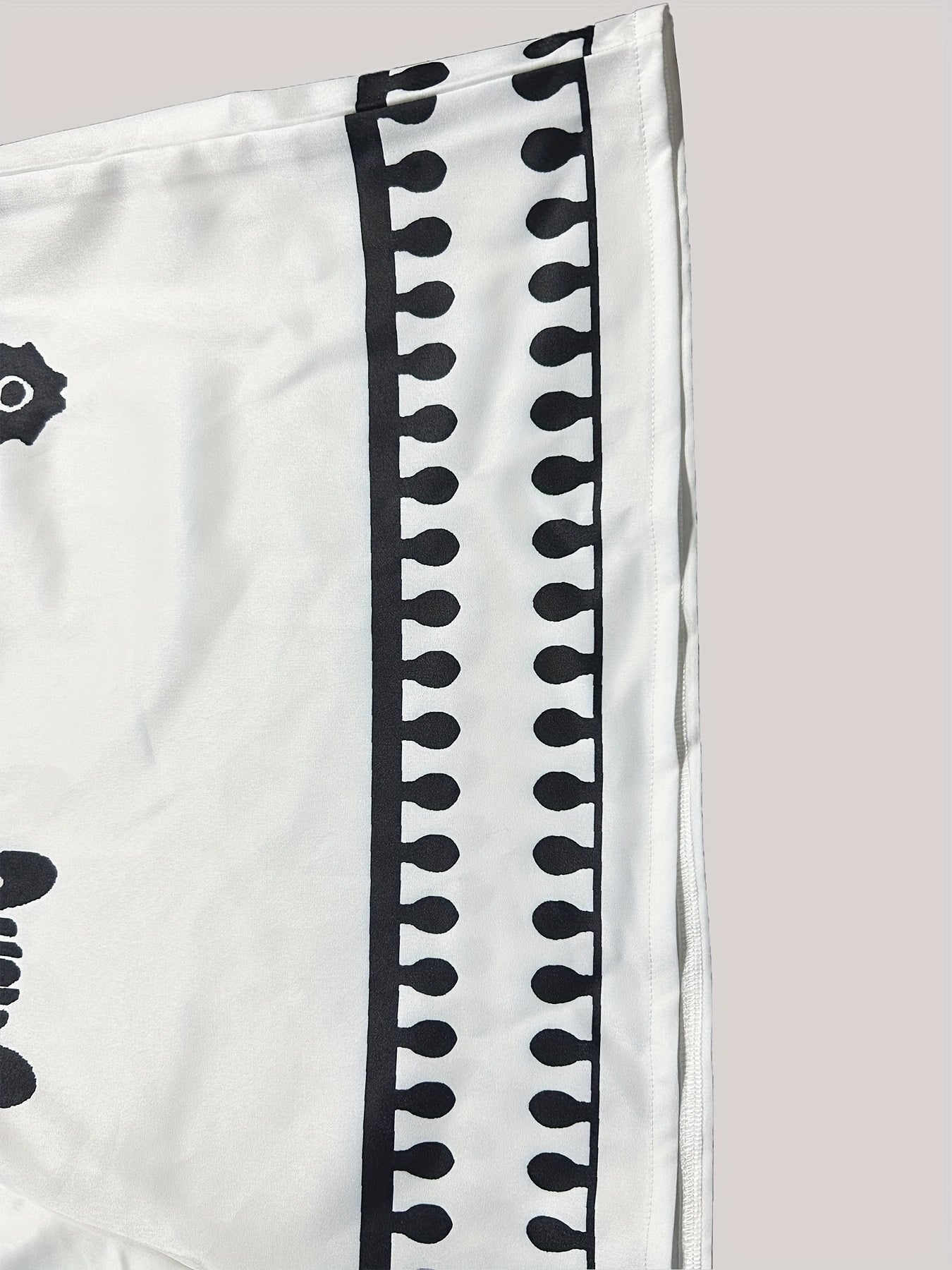 Plus Size Women's V-Neck Floral Romper with Tie Waist Black White Spring Summer