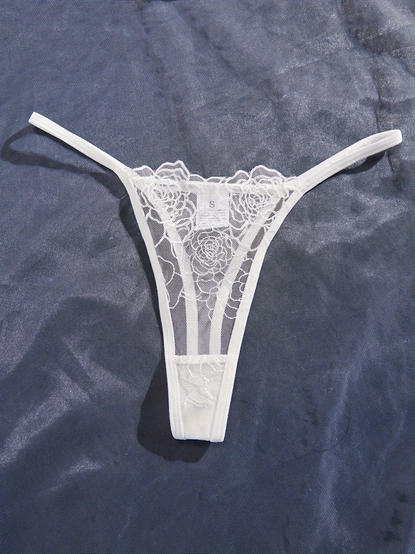 Conjunto de lencería seductora y transparente para mujer con detalles de encaje