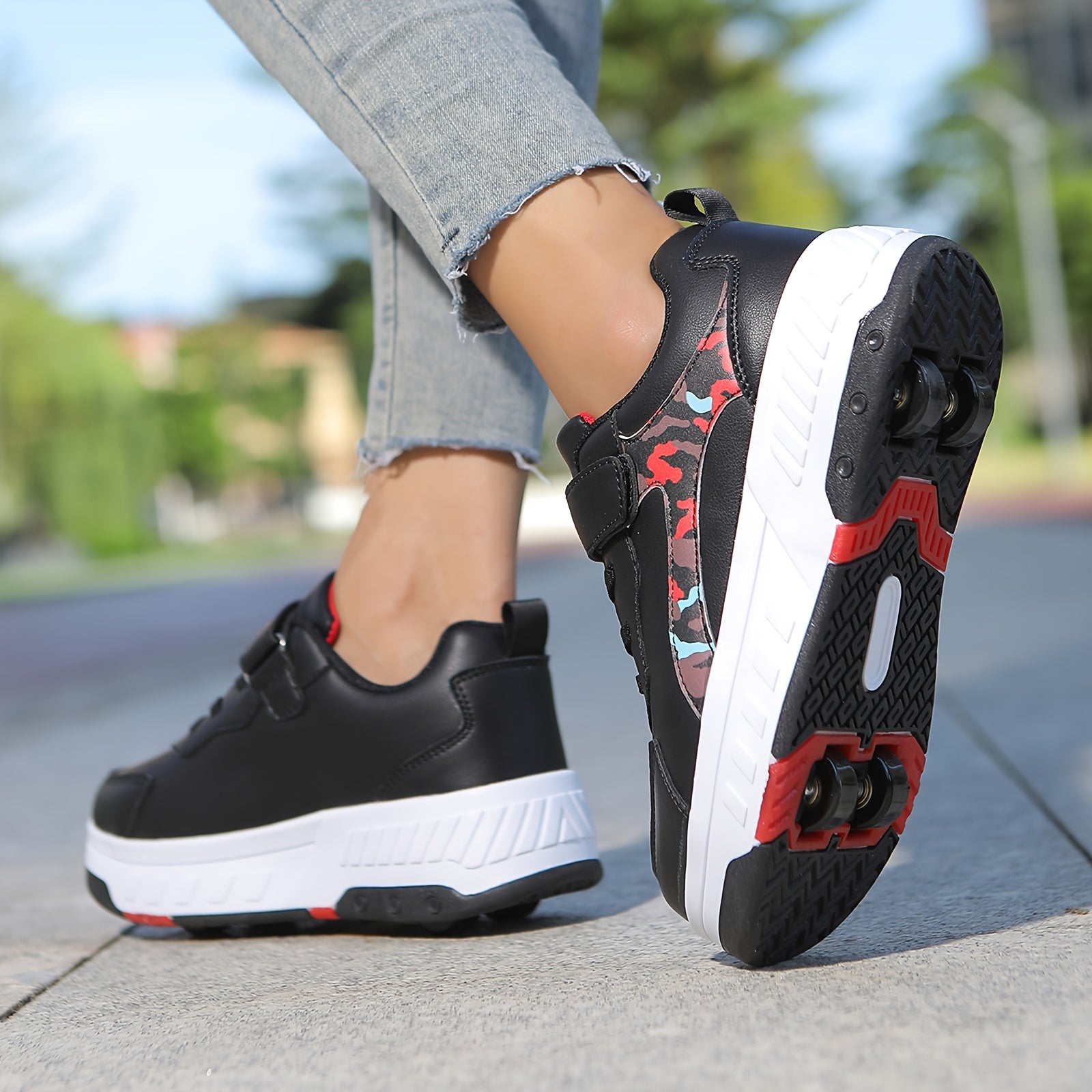 Teen Boys Girls Lightweight Sneakers with Detachable Four-Wheel Roller Skates for Outdoor Casual Sports