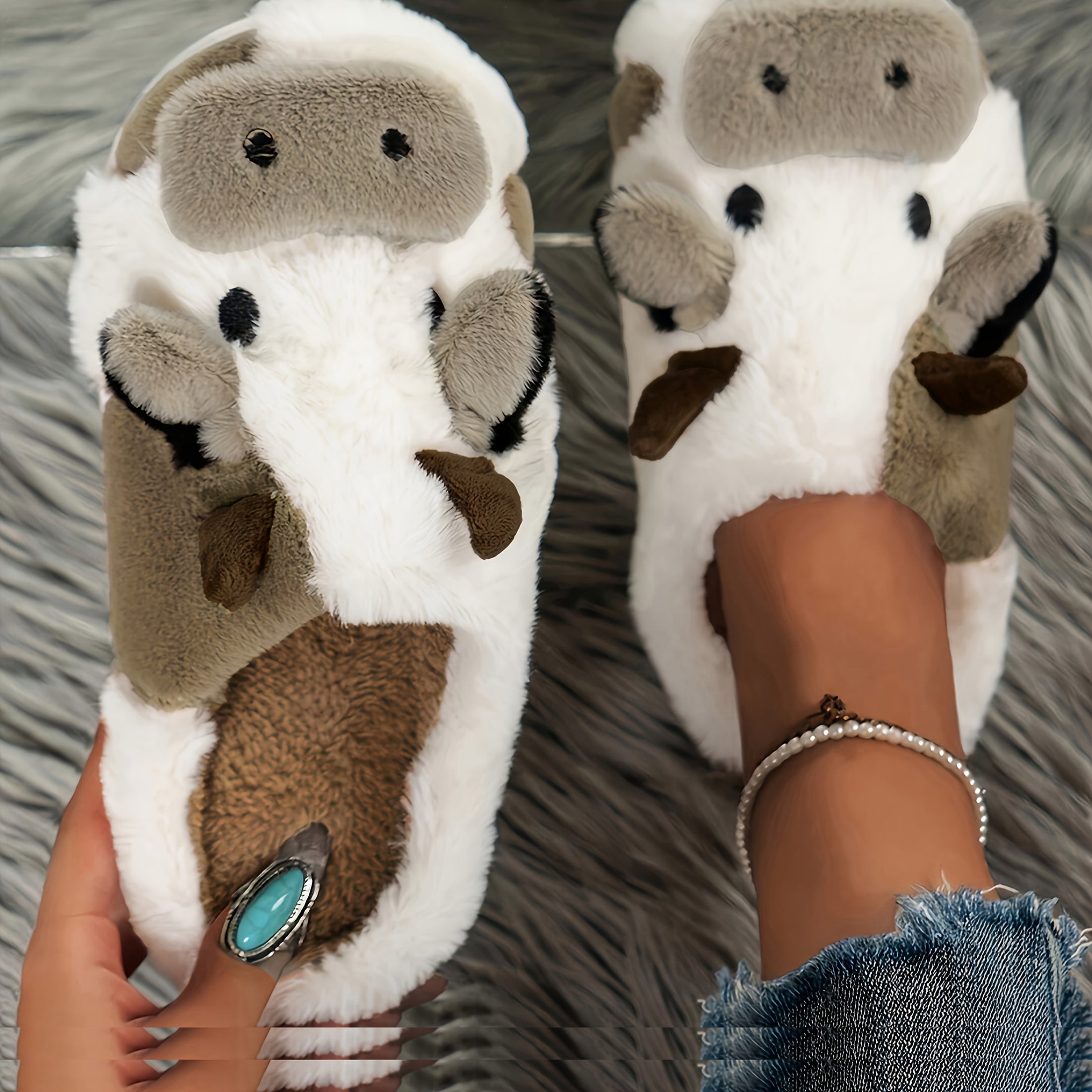Women's Plush Cow Print Slippers Winter Comfortable Indoor Outdoor Shoes