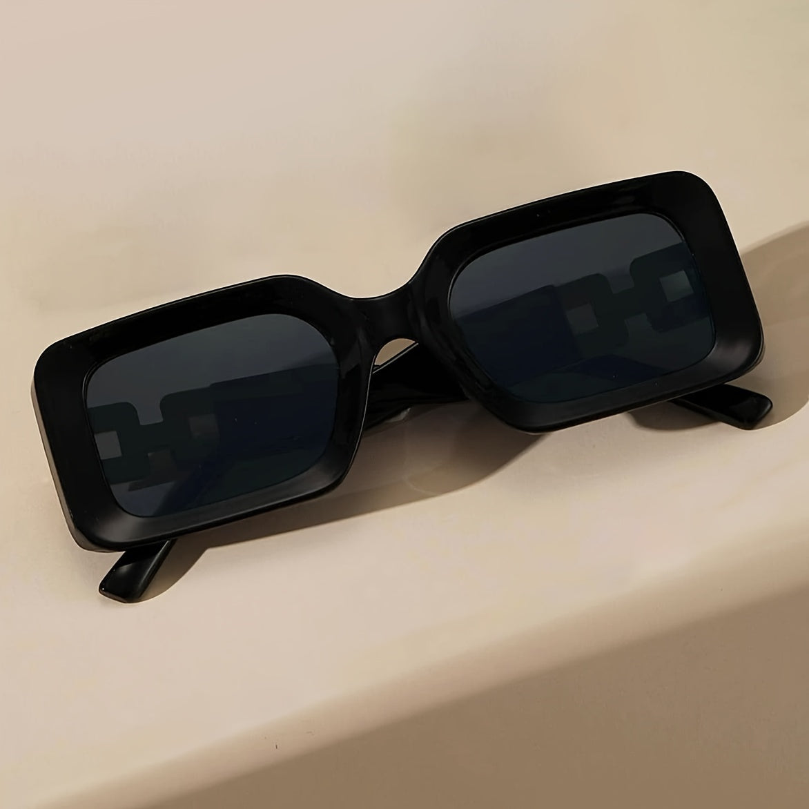 Square Frame Glasses with Chain Detail for Parties and Outdoor Activities