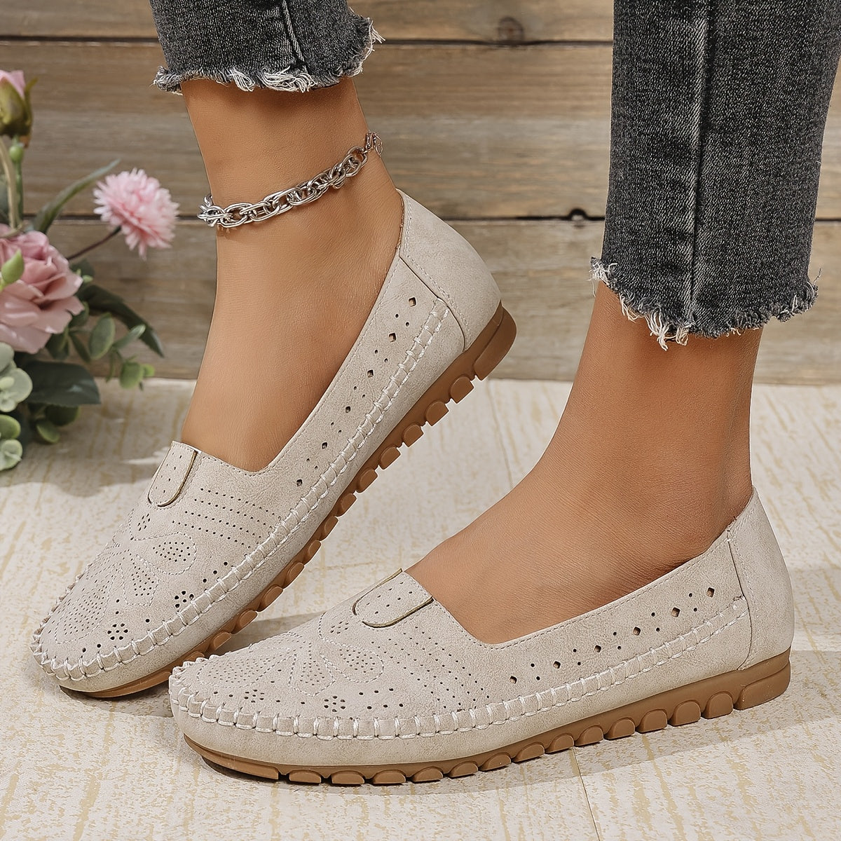 Plus-Size Women Breathable Flat Shoes Casual Embroidered Solid Color