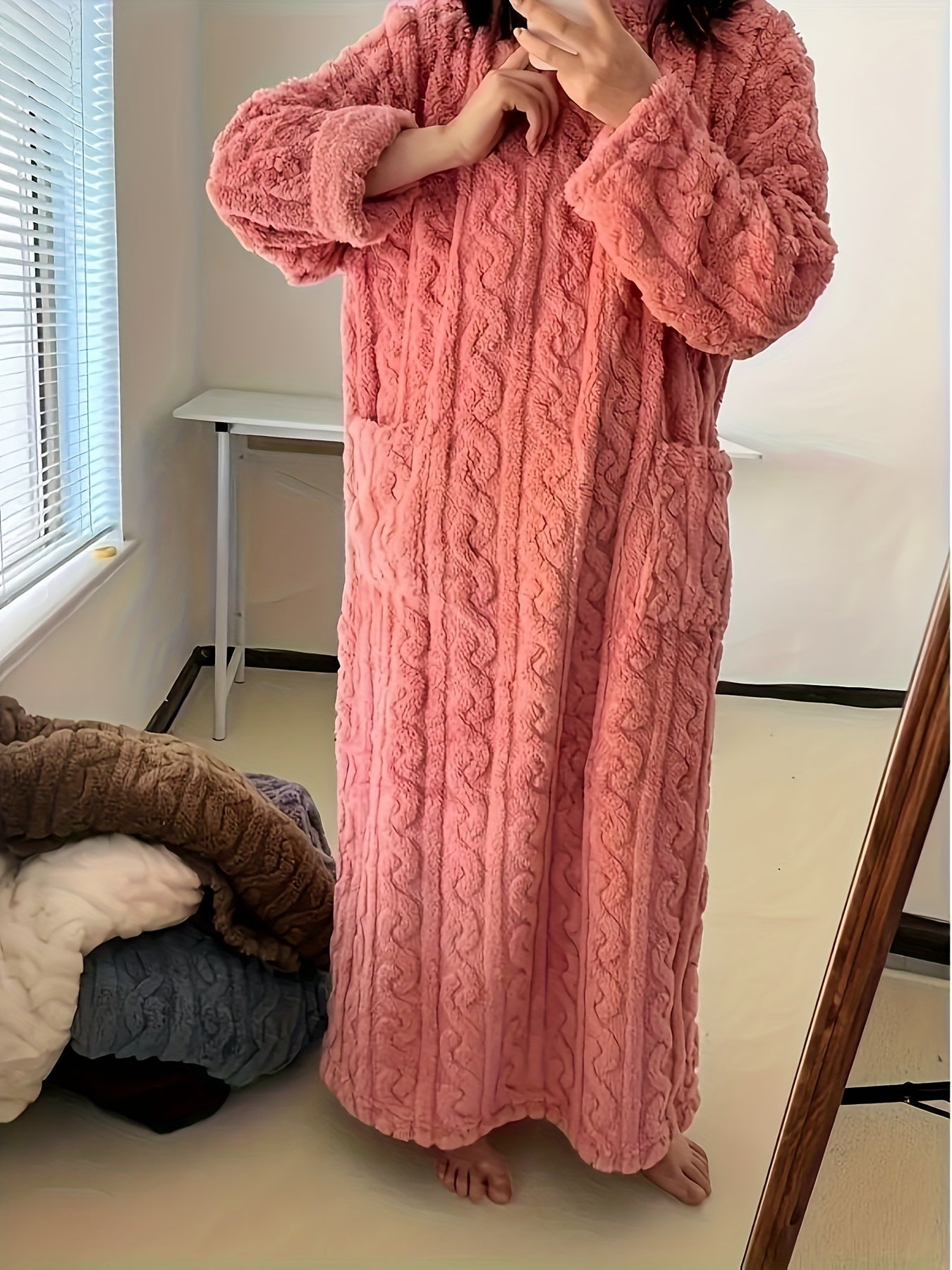 Long Coral Fleece Nightgown for Women Warm Autumn Winter Pajama Bathrobe with Pockets